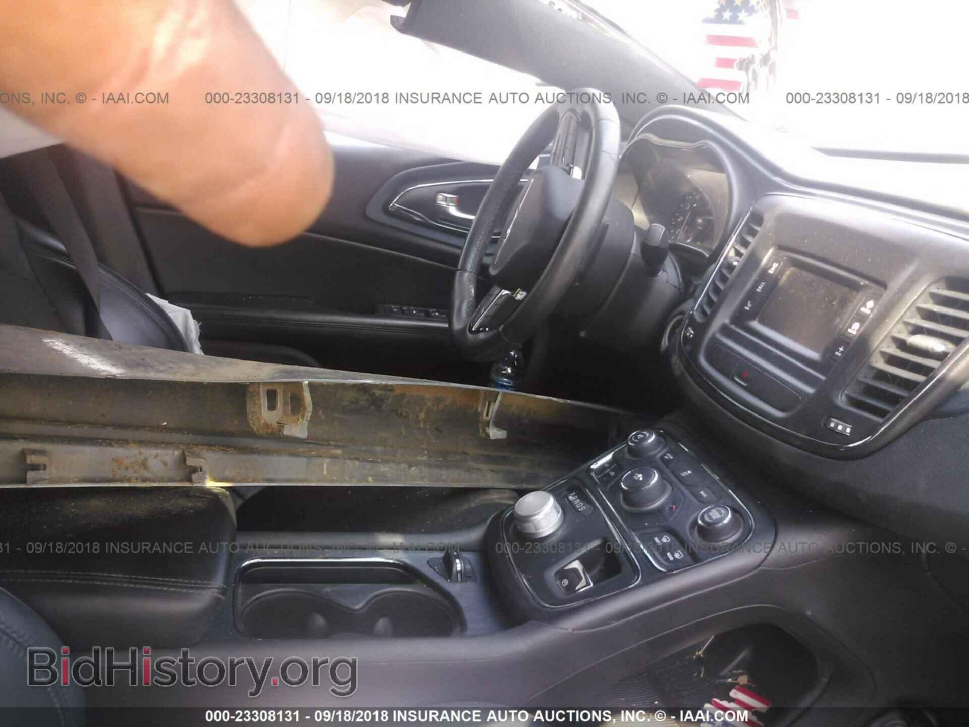 2015 Chrysler 200 - VIN: 1C3CCCBBXFN590891 - Photo 5