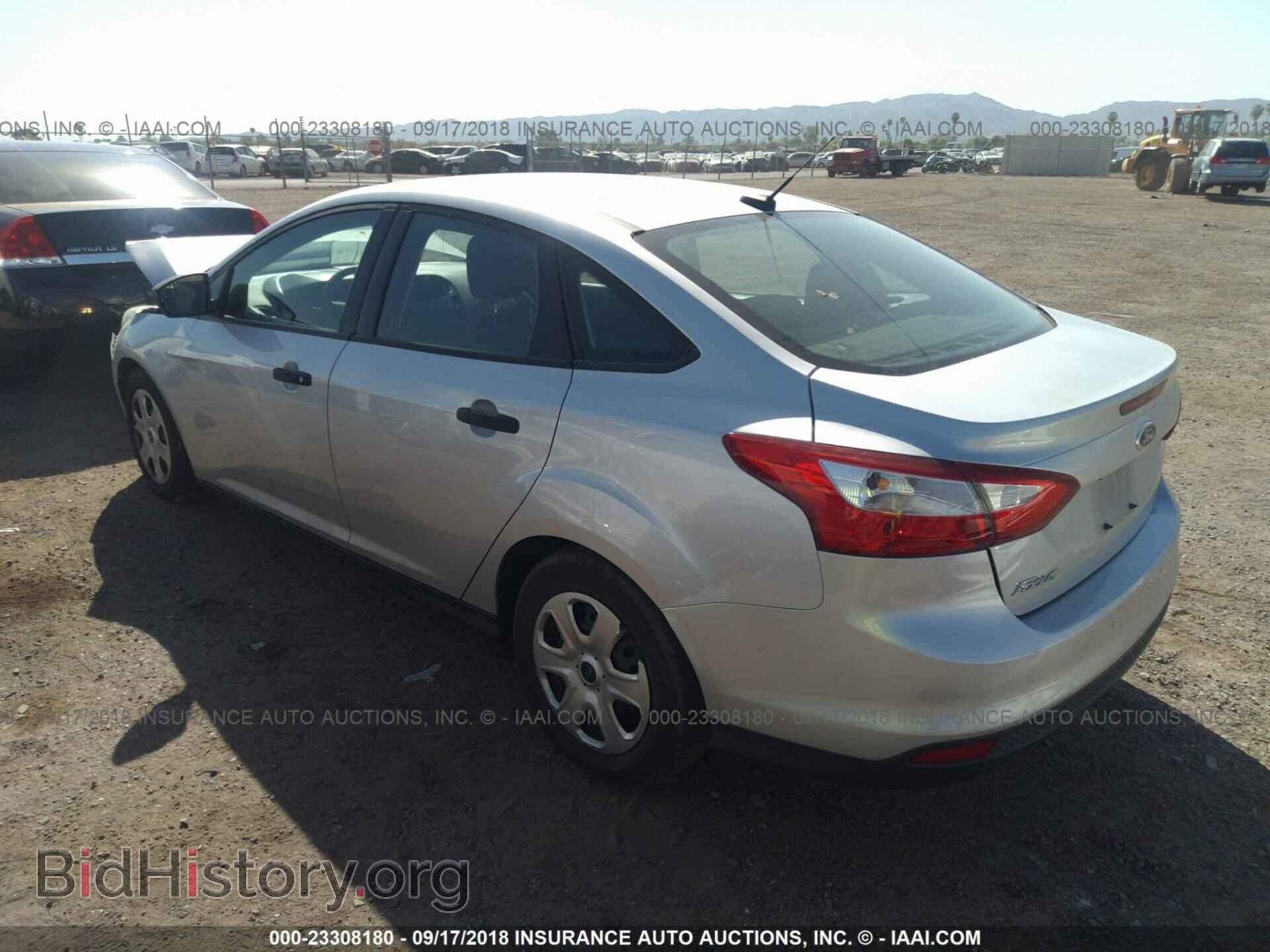 2012 Ford Focus - VIN: 1FAHP3E28CL274484 - Фото 3