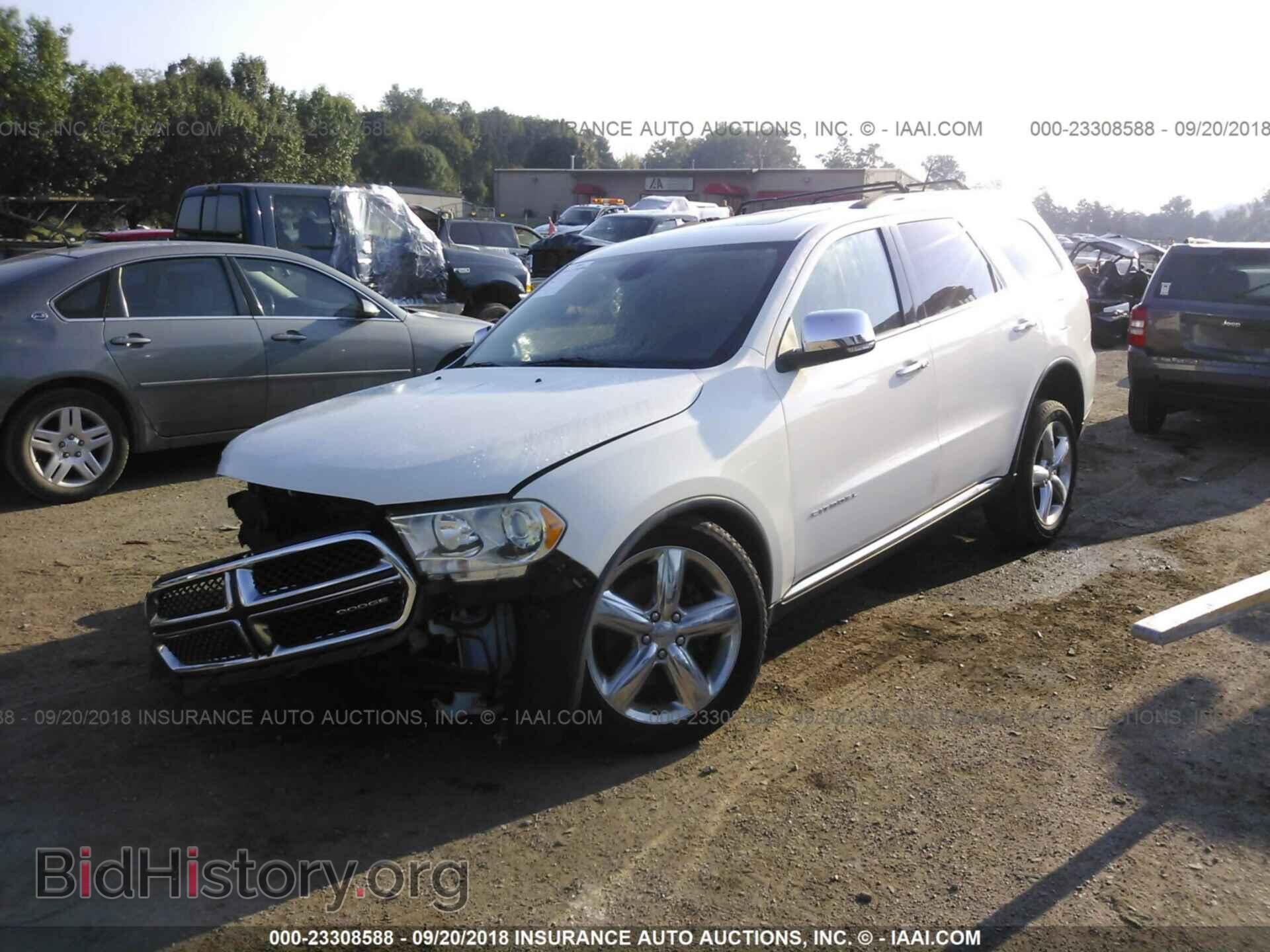 2011 Dodge Durango - VIN: 1D4SE5GTXBC682686 - Photo 2