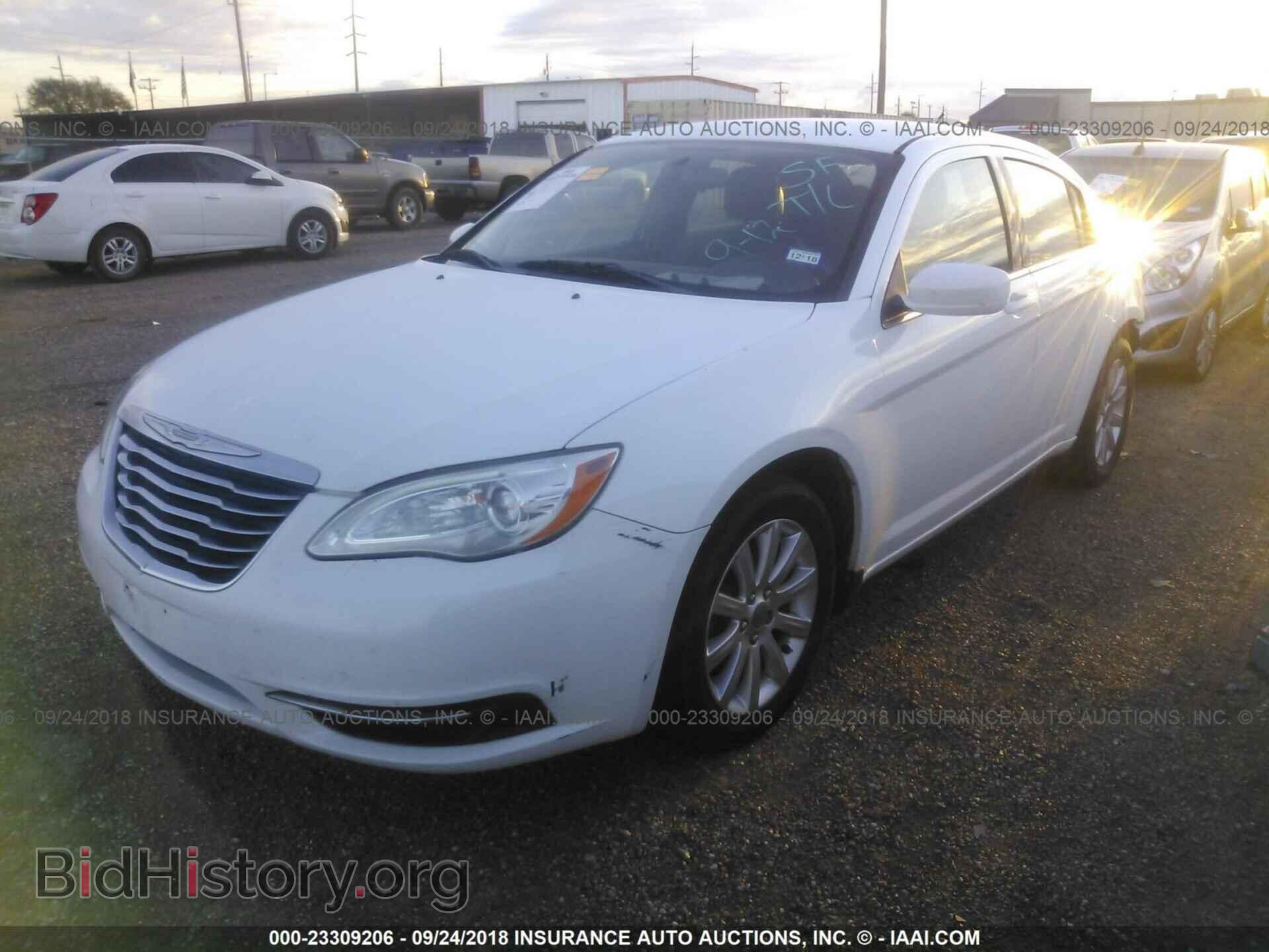 2012 Chrysler 200 - VIN: 1C3CCBBB5CN117762 - Фото 2