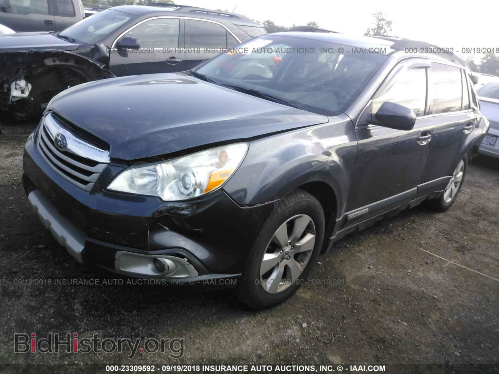 2011 Subaru Outback - VIN: 4S4BRCKC8B3441380 - Photo 2