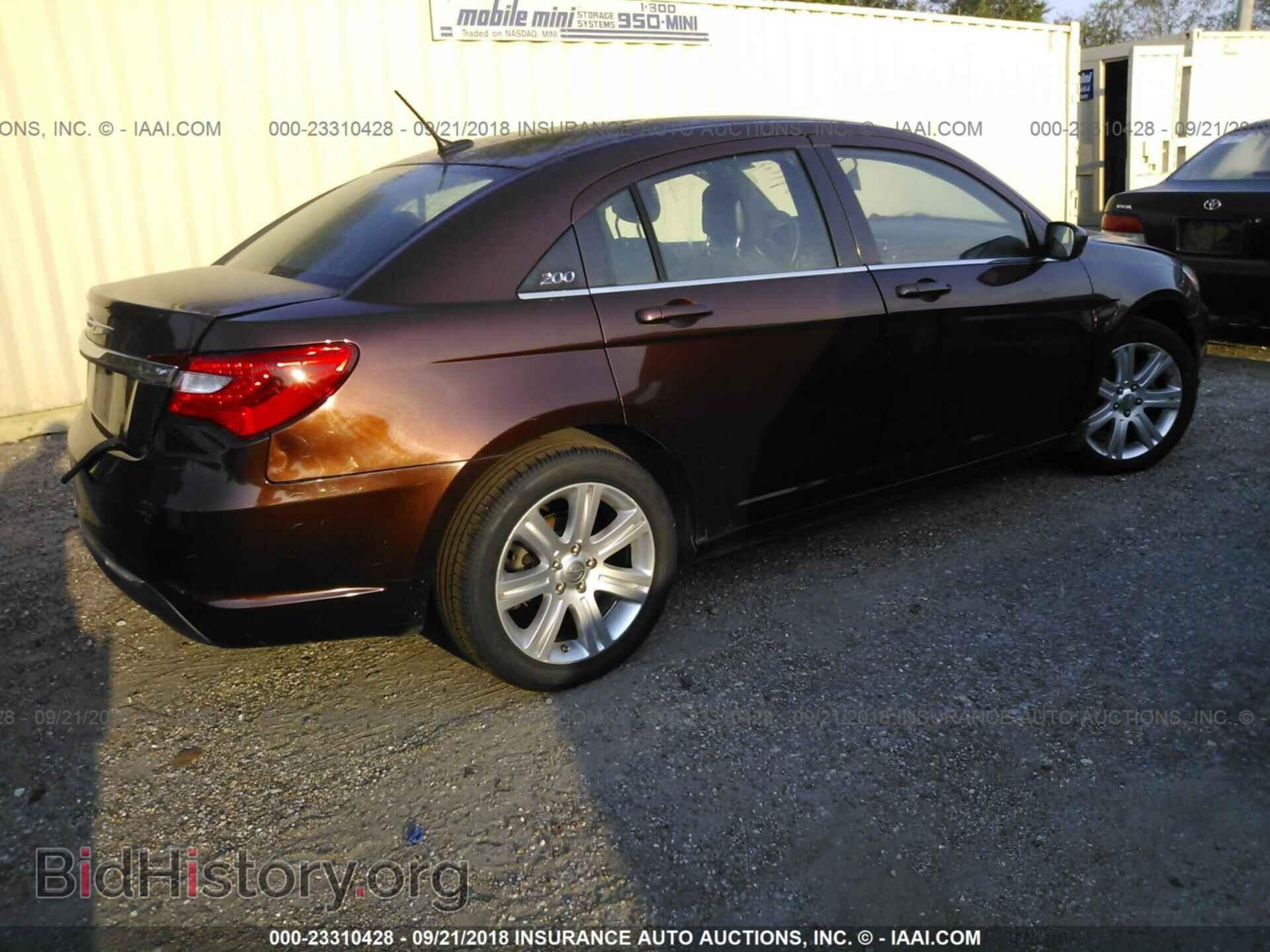 2013 Chrysler 200 - VIN: 1C3CCBAB3DN669747 - Фото 4