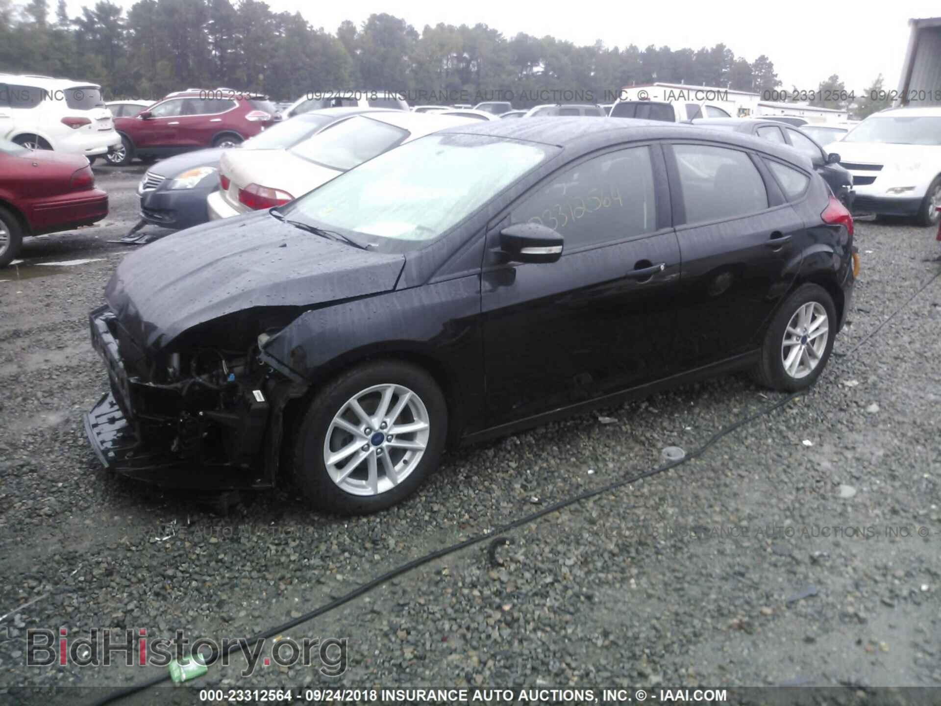 2016 Ford Focus - VIN: 1FADP3K21GL393874 - Photo 2