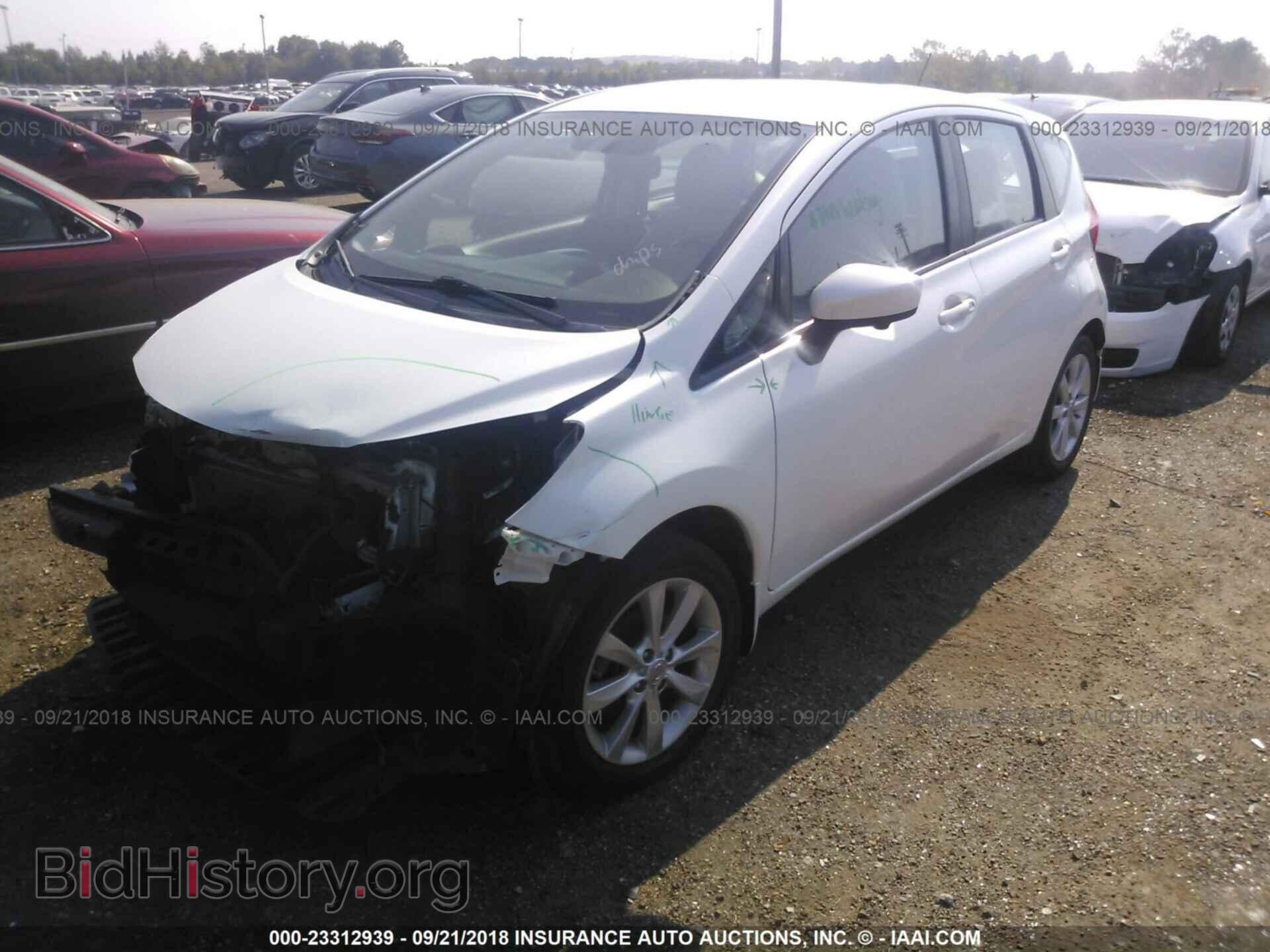 2015 Nissan Versa note - VIN: 3N1CE2CP6FL433694 - Photo 2