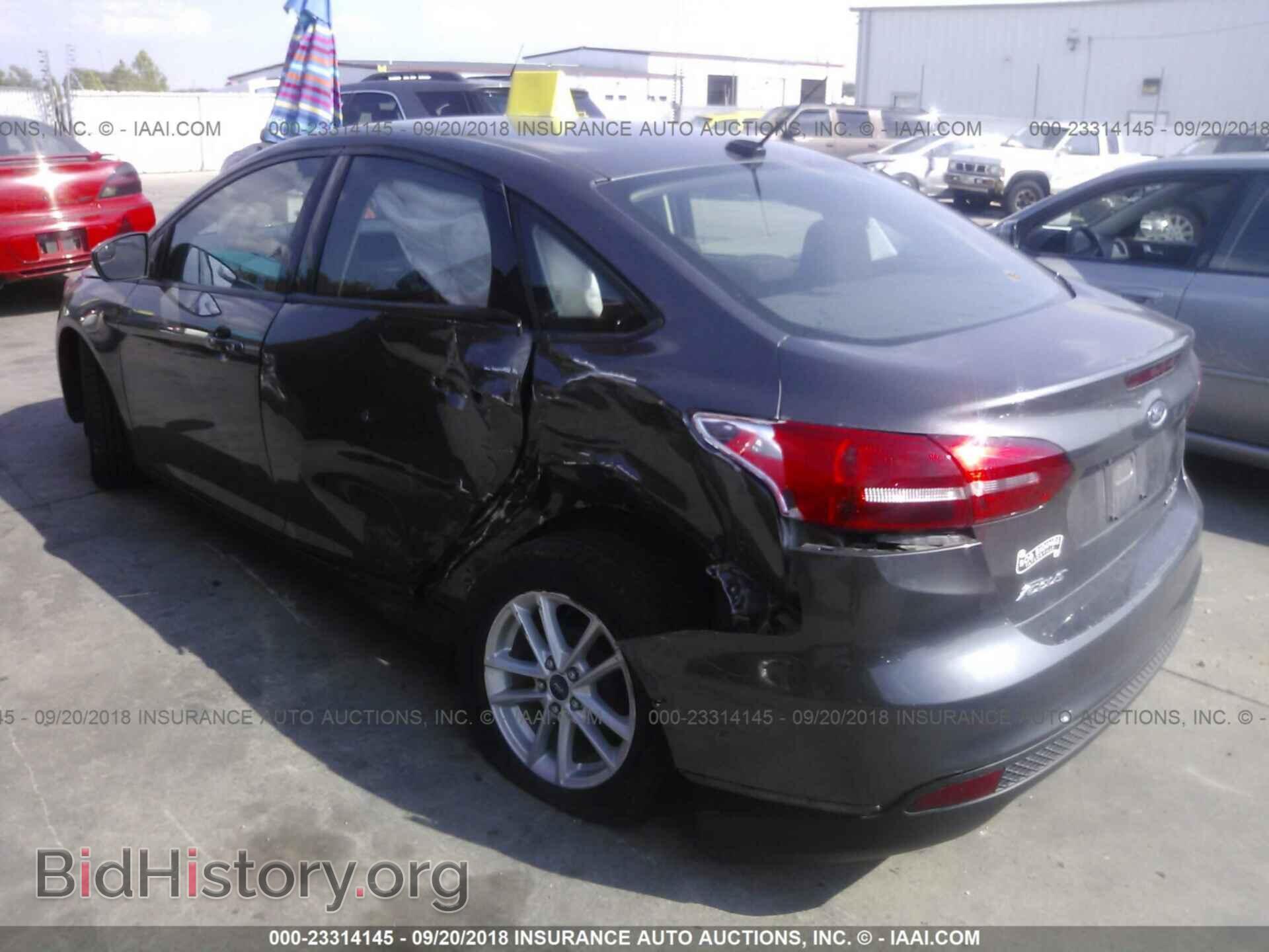 2016 Ford Focus - VIN: 1FADP3F20GL214458 - Photo 3