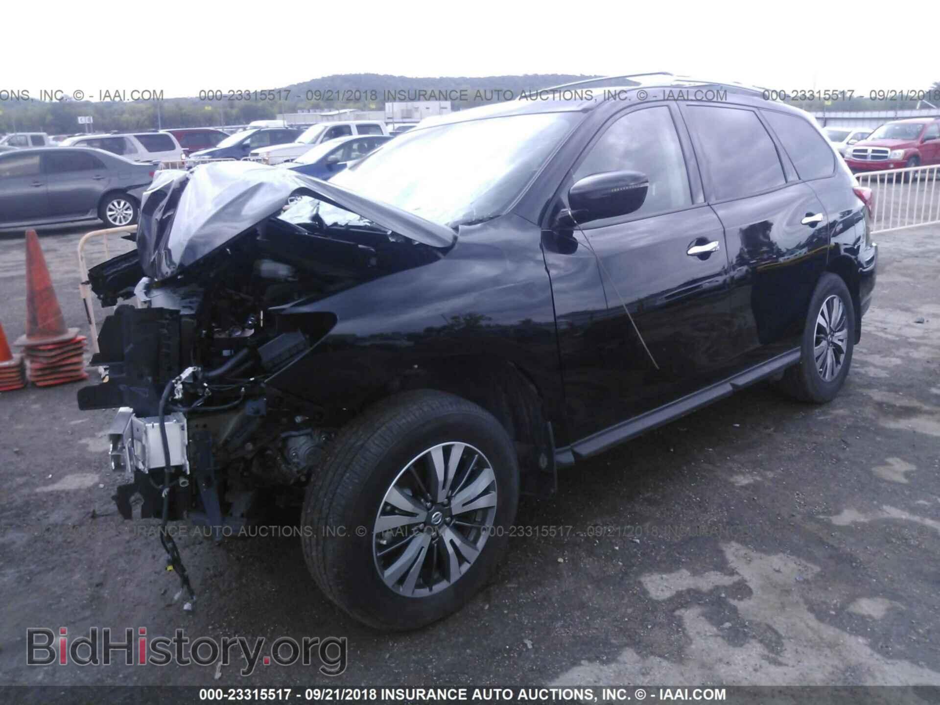 2017 Nissan Pathfinder - VIN: 5N1DR2MM7HC676192 - Фото 2