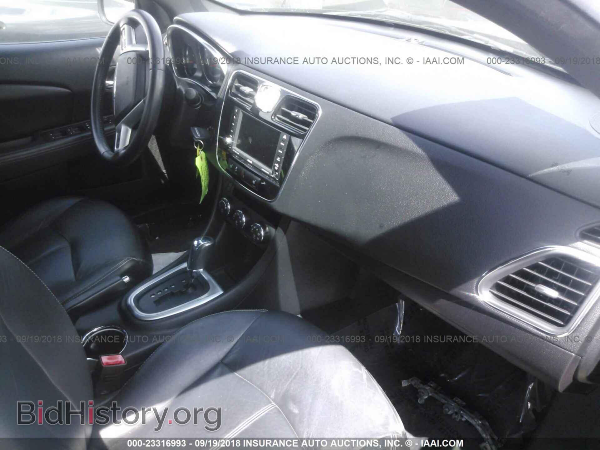 2011 Chrysler 200 - VIN: 1C3BC2FG7BN516124 - Photo 5