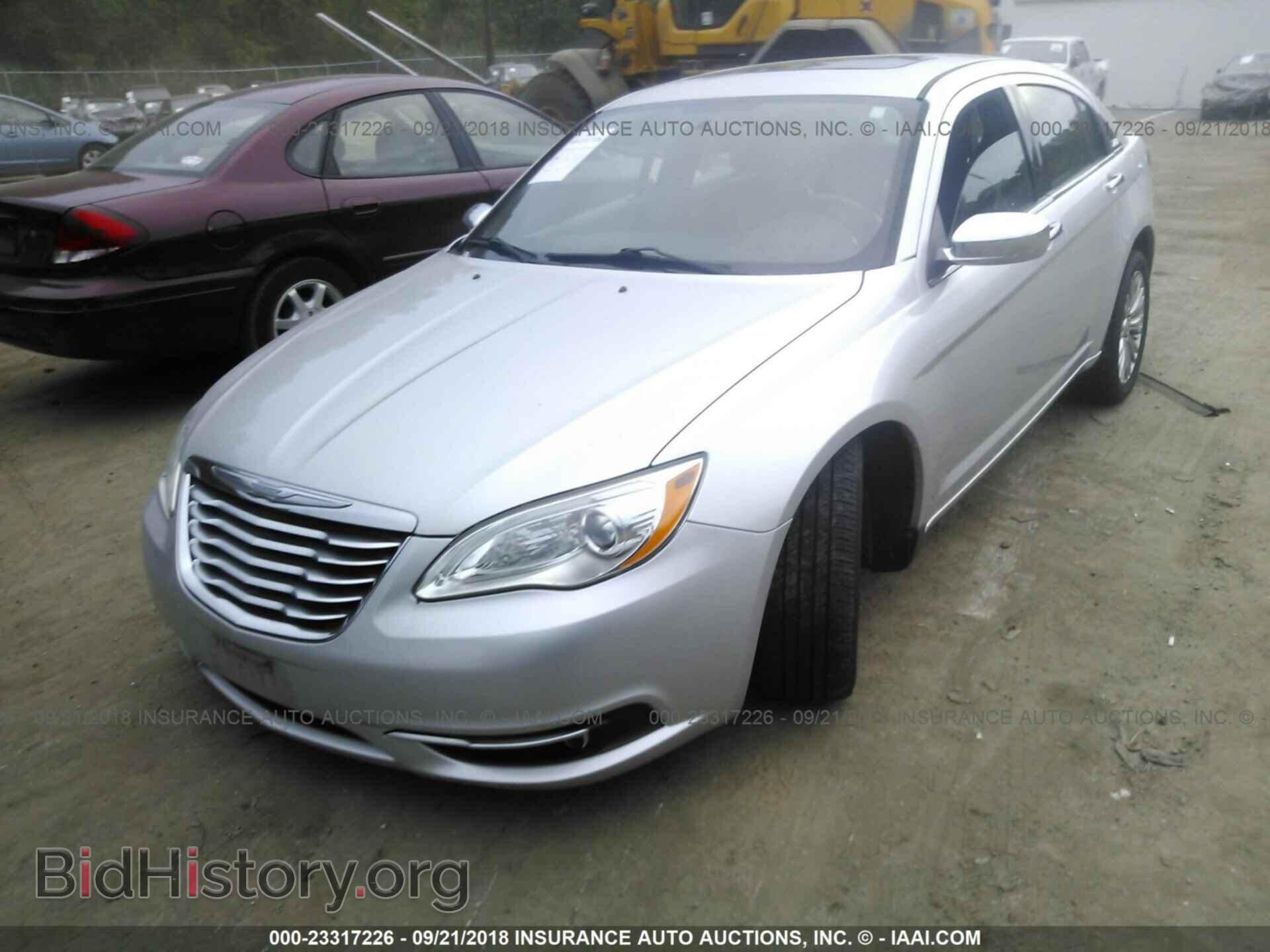 2012 Chrysler 200 - VIN: 1C3CCBCG1CN124217 - Фото 2