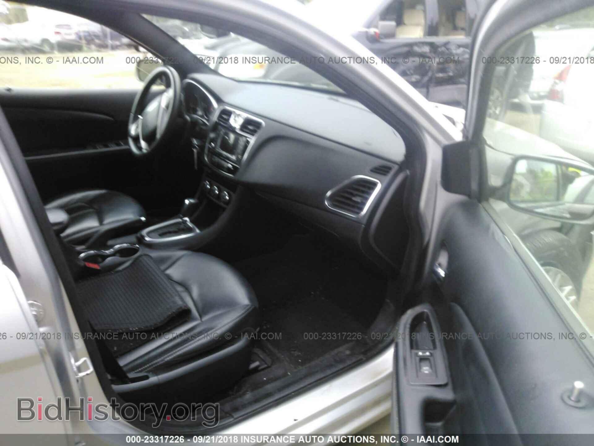 2012 Chrysler 200 - VIN: 1C3CCBCG1CN124217 - Фото 5
