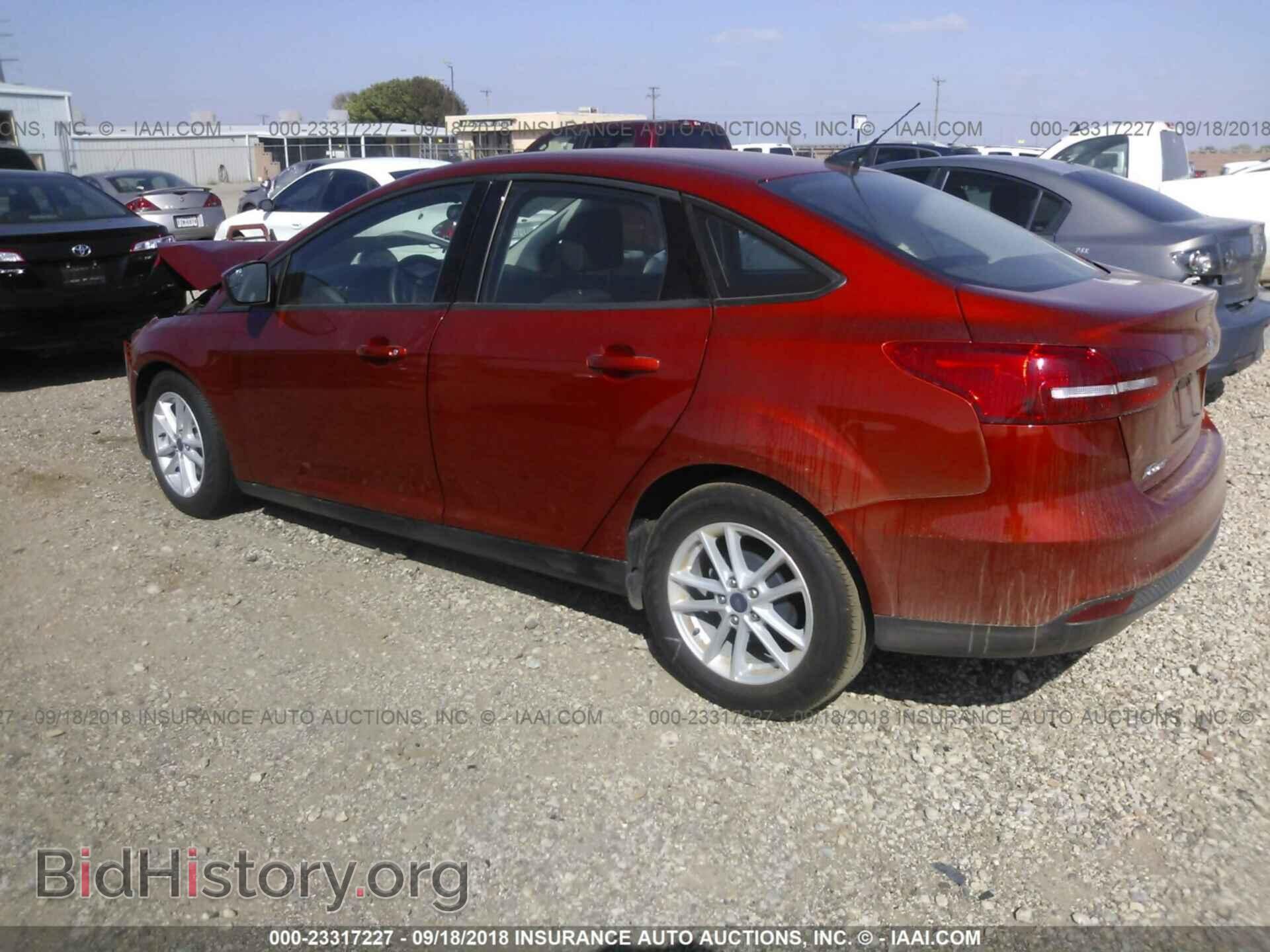 2018 Ford Focus - VIN: 1FADP3F21JL240381 - Фото 3
