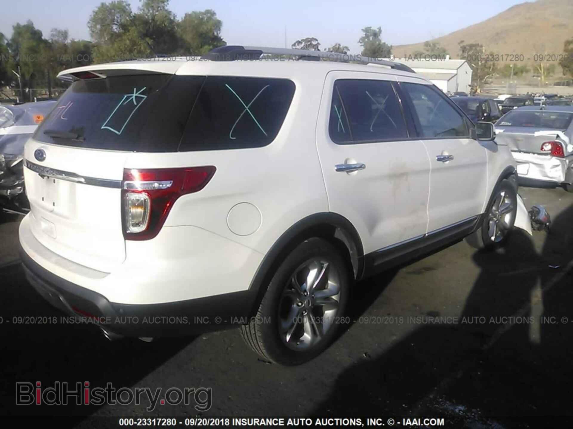 2012 Ford Explorer - VIN: 1FMHK7F85CGA84102 - Photo 4