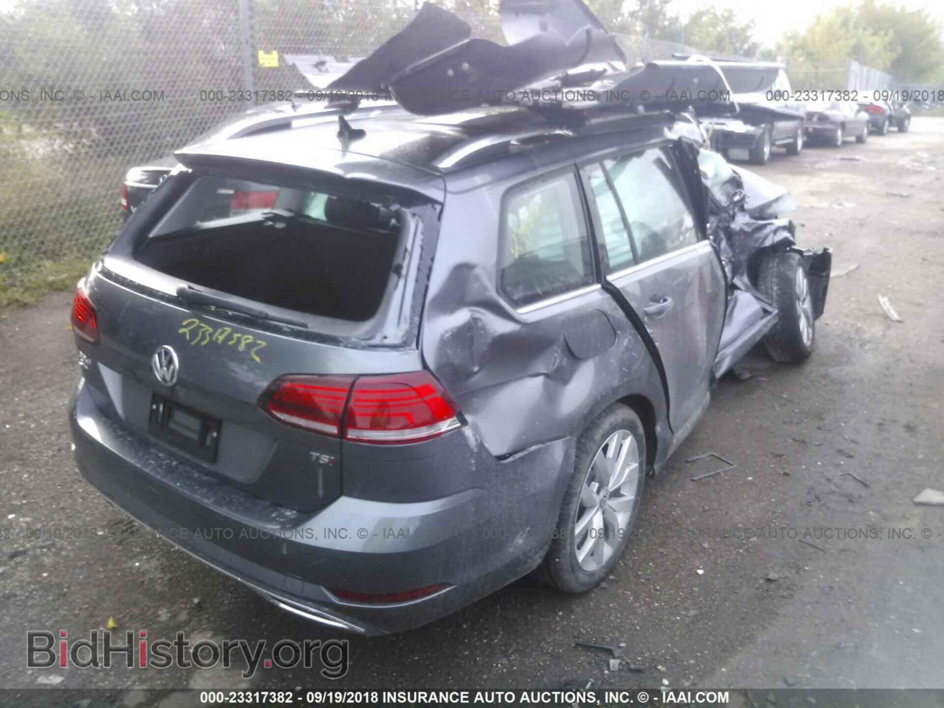 2018 Volkswagen Golf - VIN: 3VWL17AU8JM762492 - Фото 4
