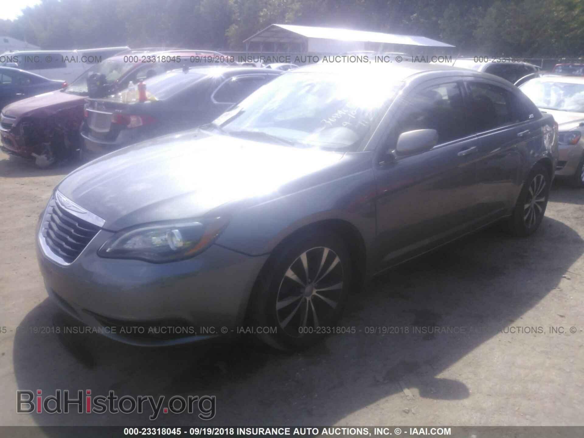 2013 Chrysler 200 - VIN: 1C3CCBBG9DN746907 - Photo 2
