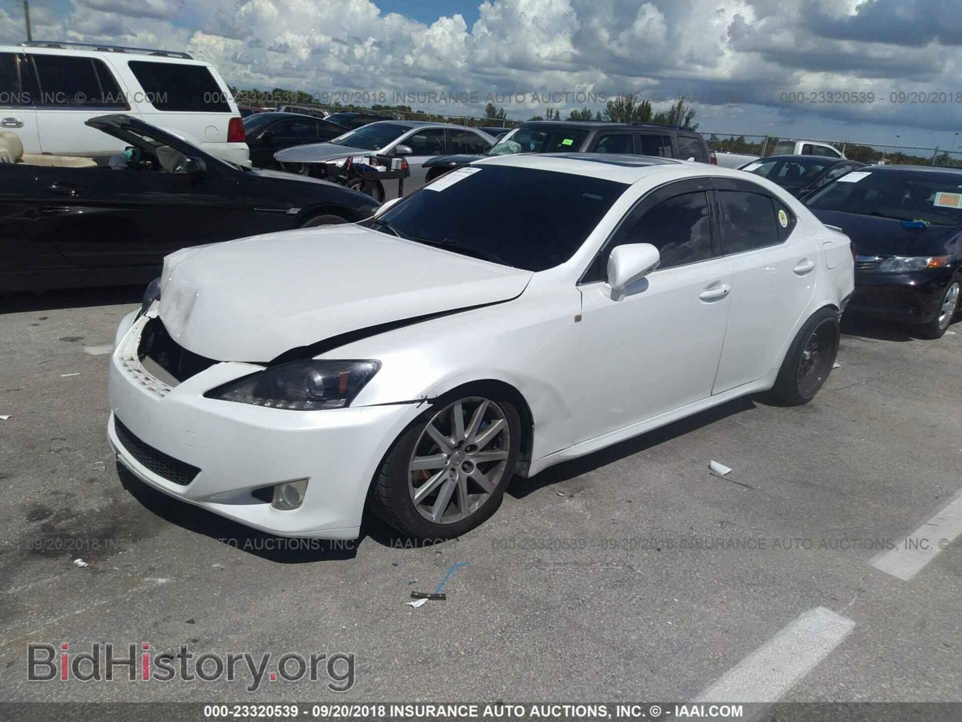 2011 Lexus Is - VIN: JTHBE5C29B5027058 - Photo 2