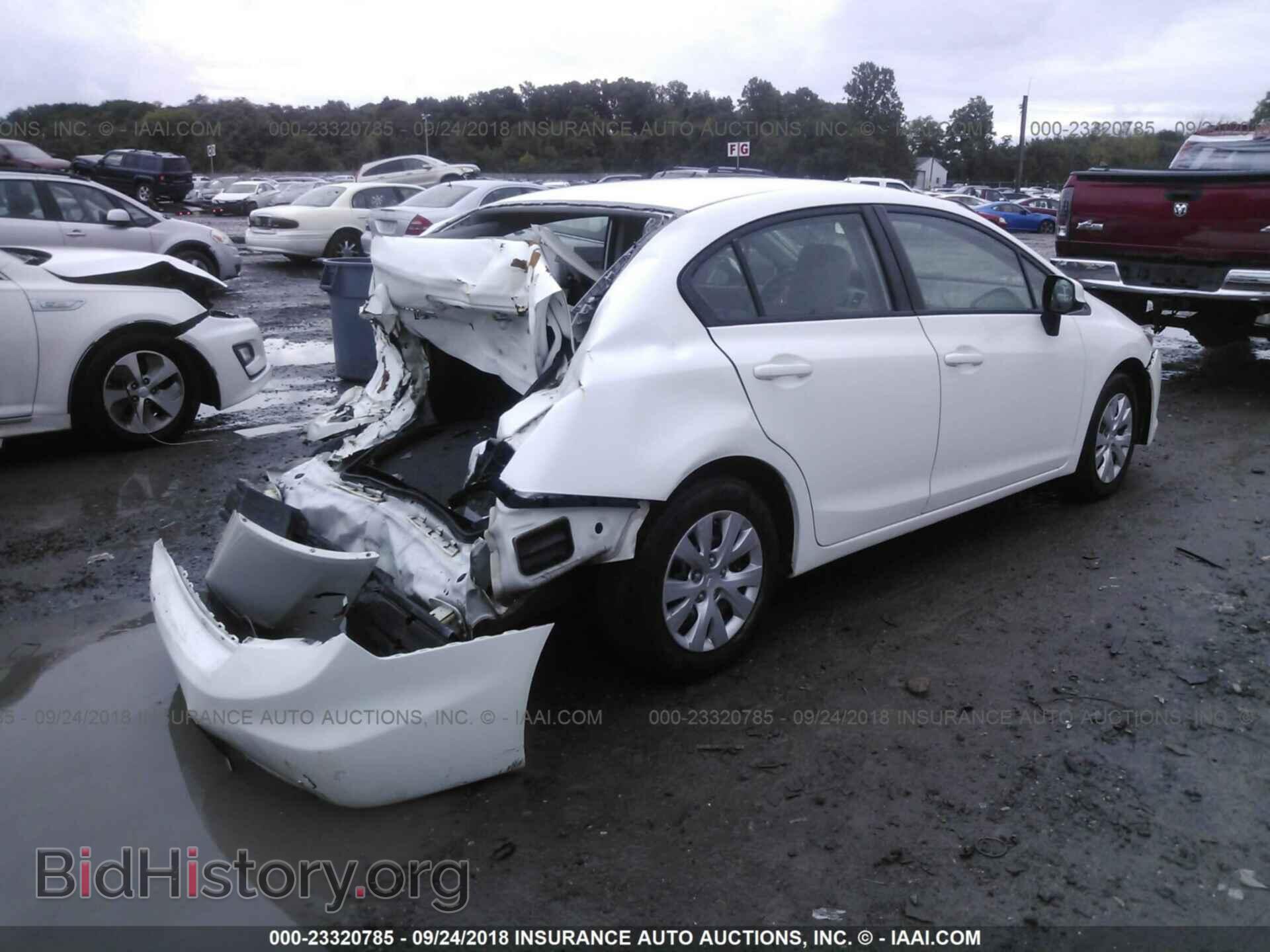 2012 Honda Civic - VIN: 19XFB2F57CE376662 - Фото 4