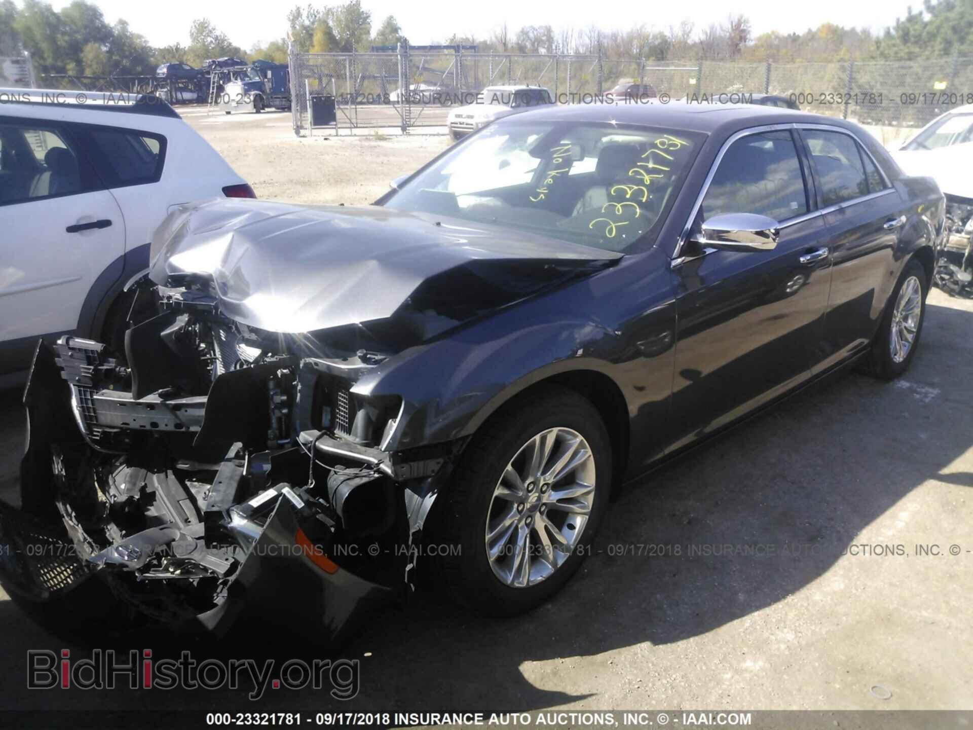 2017 Chrysler 300c - VIN: 2C3CCAEG3HH657497 - Photo 2