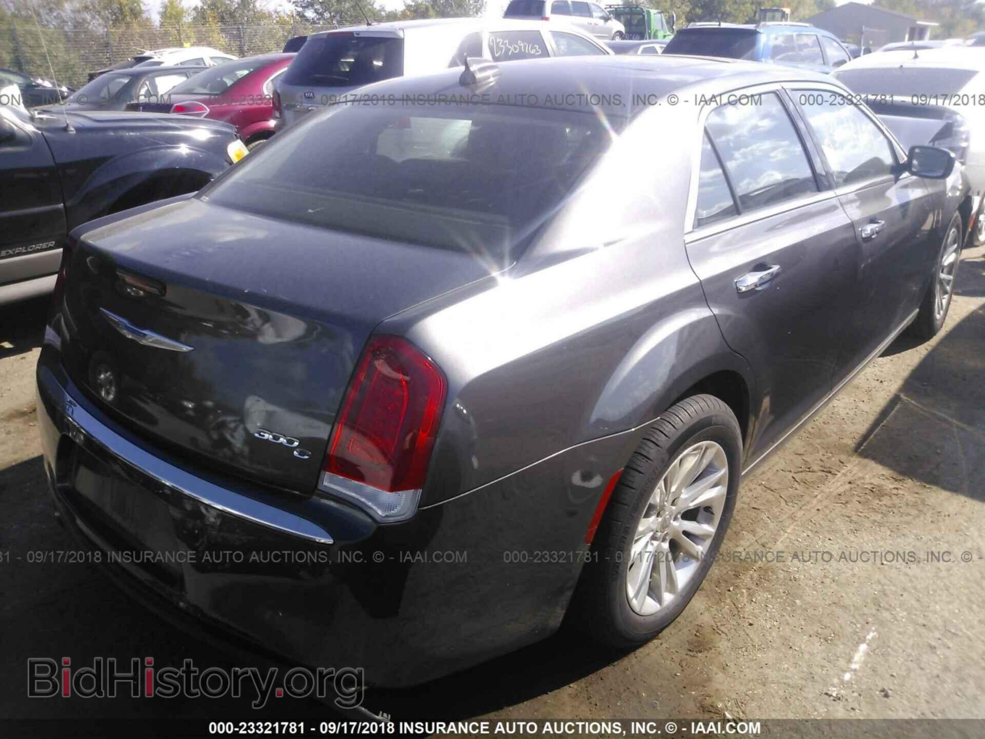2017 Chrysler 300c - VIN: 2C3CCAEG3HH657497 - Photo 4