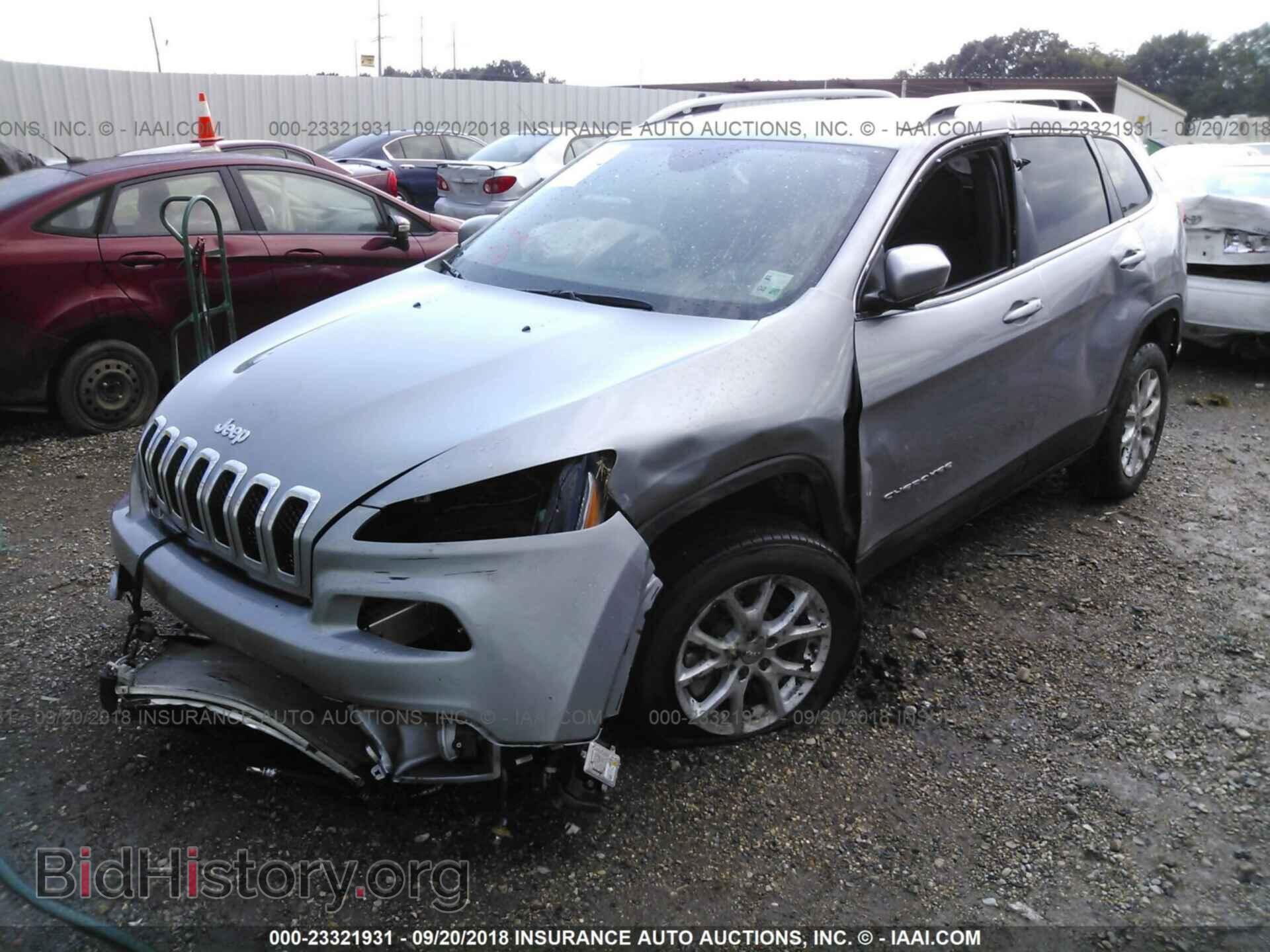2018 Jeep Cherokee - VIN: 1C4PJLLB4JD559202 - Фото 2