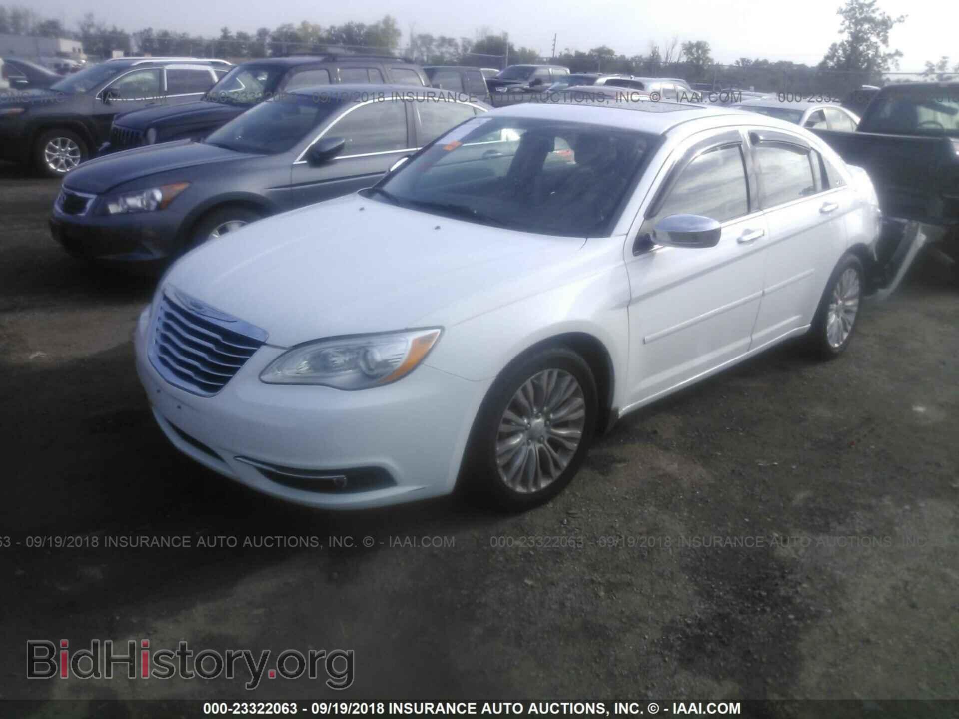 2013 Chrysler 200 - VIN: 1C3CCBCG8DN706803 - Photo 2