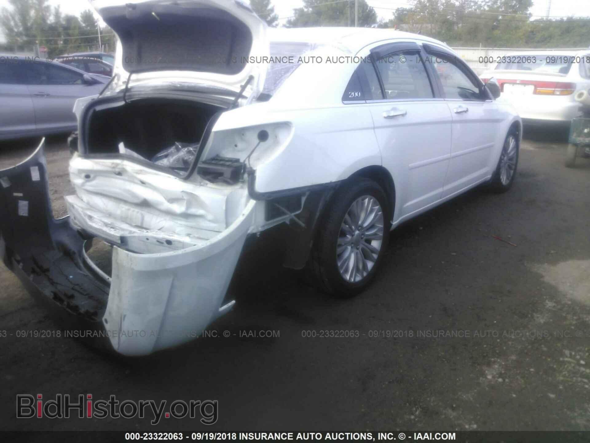 2013 Chrysler 200 - VIN: 1C3CCBCG8DN706803 - Photo 4