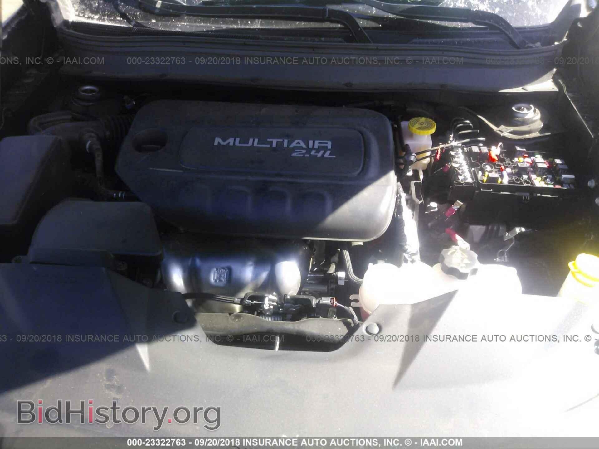 2019 Jeep Cherokee - VIN: 1C4PJMCB6KD212011 - Photo 10