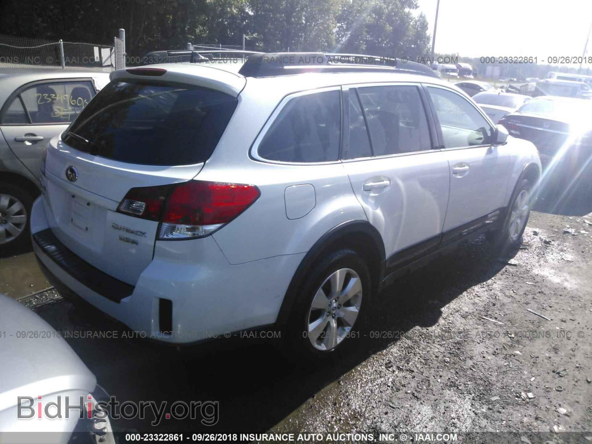 2011 Subaru Outback - VIN: 4S4BRDKC2B2445937 - Фото 4