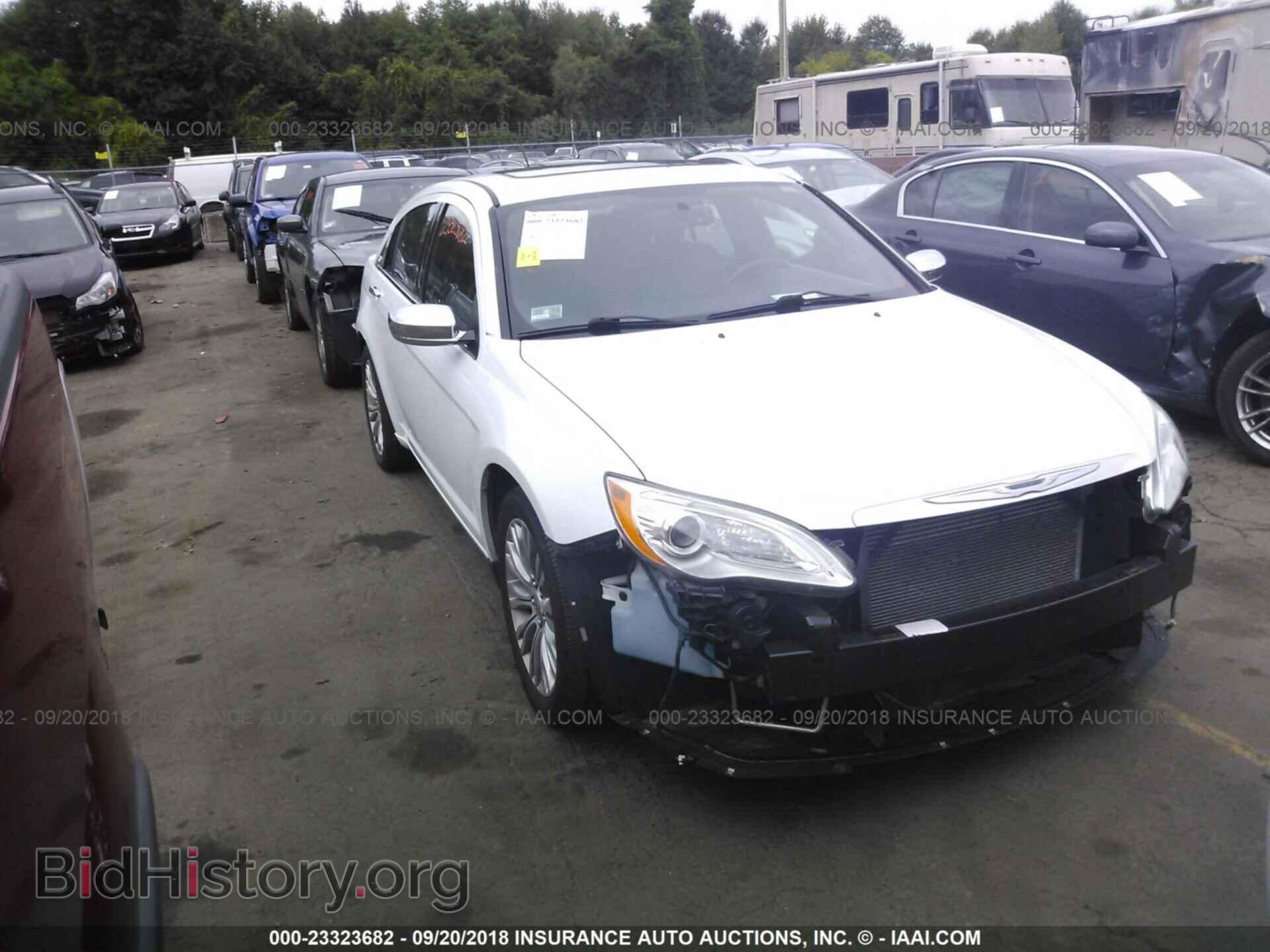 Photo 1C3CCBCG4DN575482 - Chrysler 200 2013