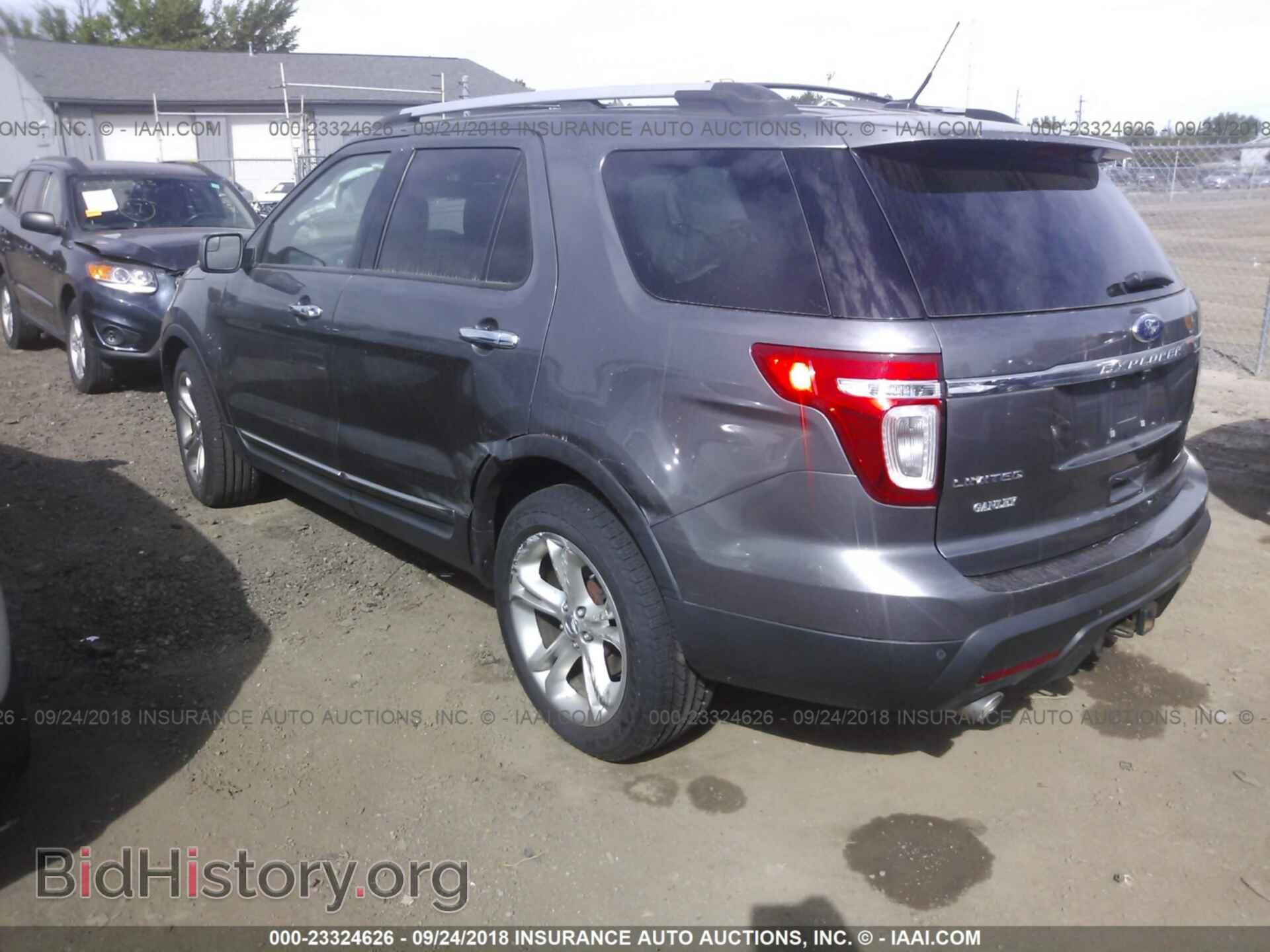 2011 Ford Explorer - VIN: 1FMHK7F80BGA24503 - Photo 3