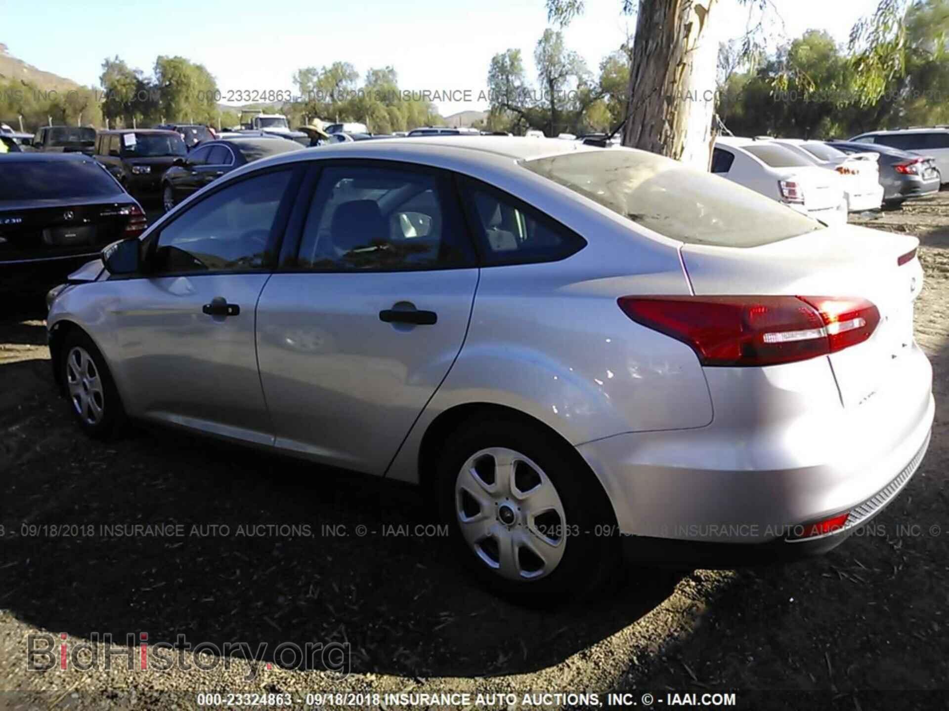 2016 Ford Focus - VIN: 1FADP3E25GL362459 - Фото 3