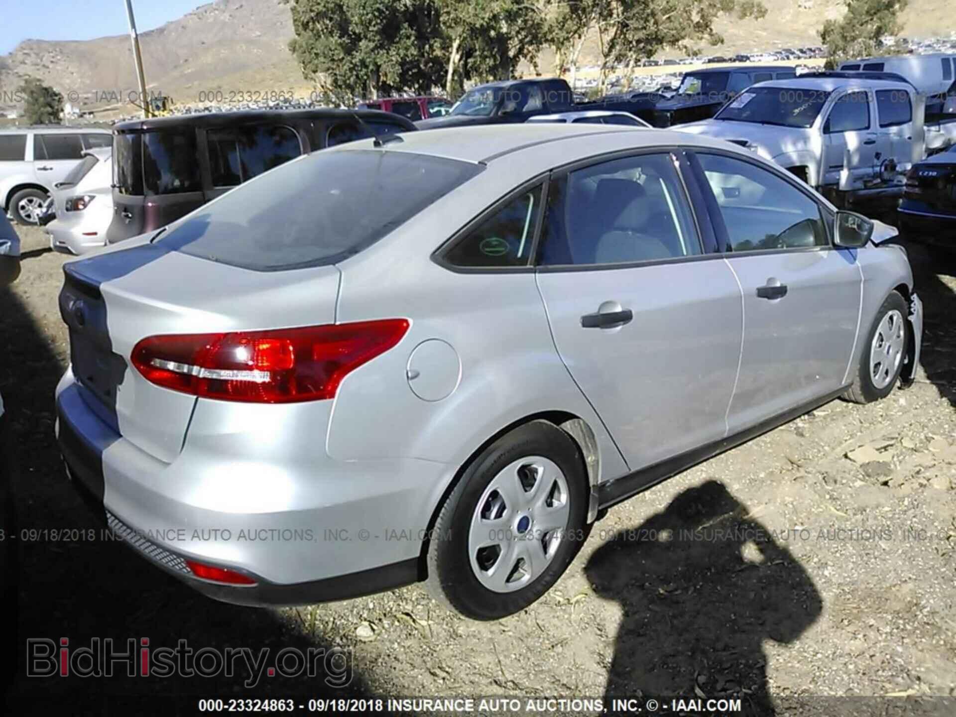 2016 Ford Focus - VIN: 1FADP3E25GL362459 - Фото 4
