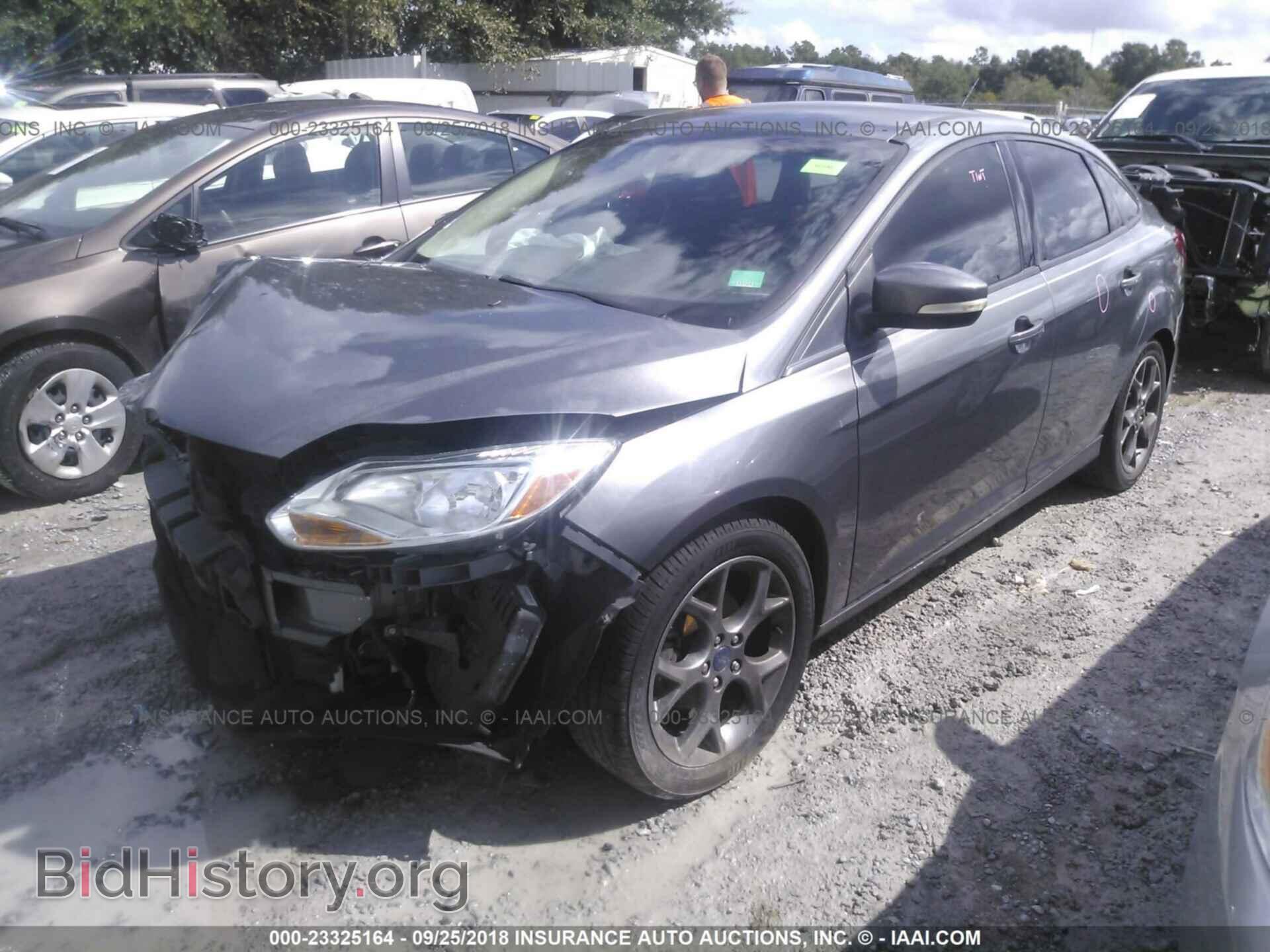 2013 Ford Focus - VIN: 1FADP3F23DL376175 - Фото 2