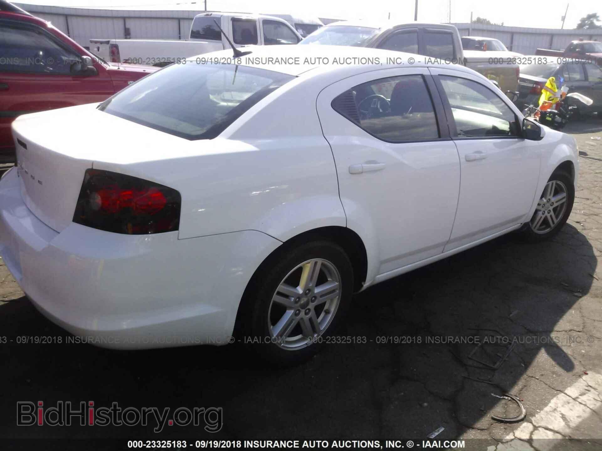 2011 Dodge Avenger - VIN: 1B3BD1FB4BN573597 - Фото 4