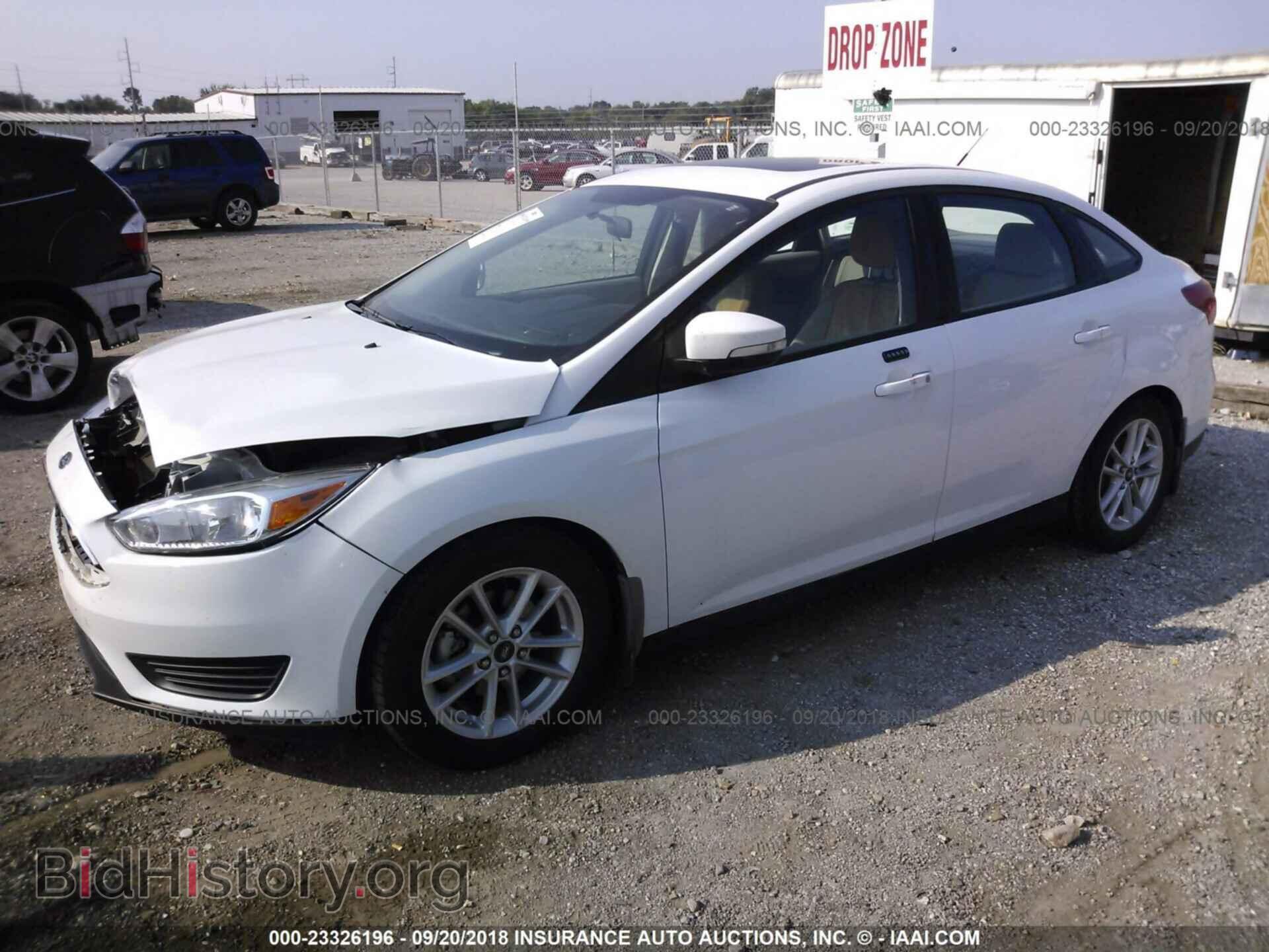 2016 Ford Focus - VIN: 1FADP3F27GL281865 - Фото 2
