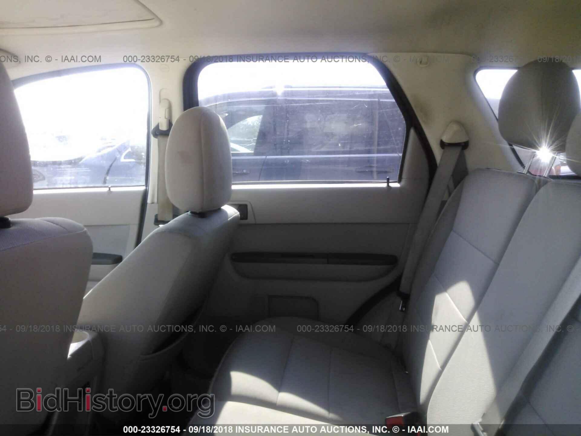 2012 Ford Escape - VIN: 1FMCU0DG7CKA93998 - Фото 8