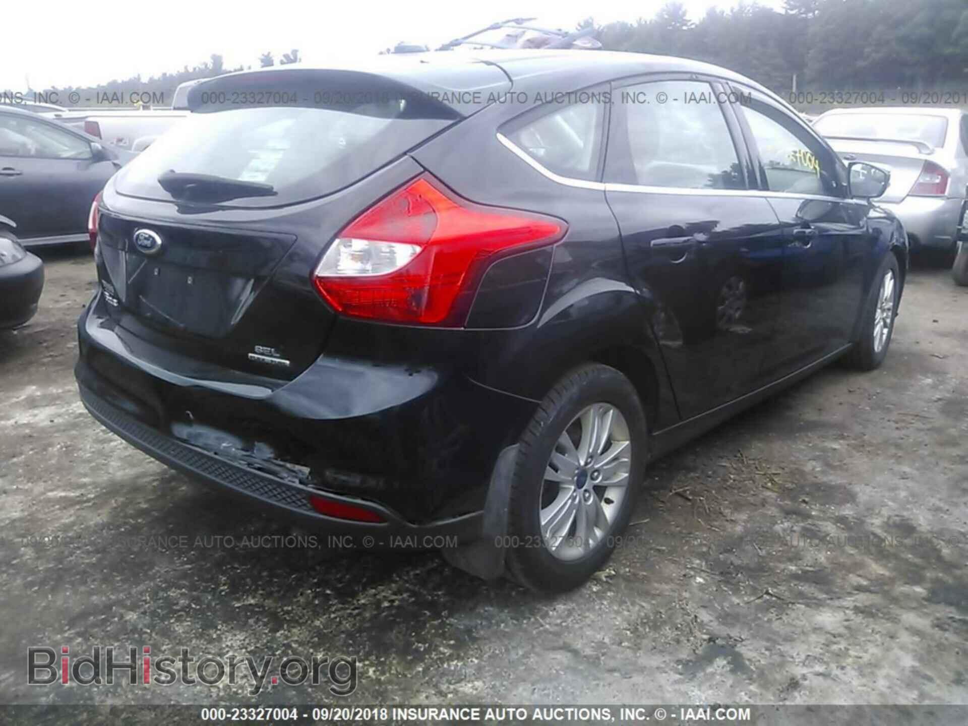2012 Ford Focus - VIN: 1FAHP3M20CL407059 - Photo 4