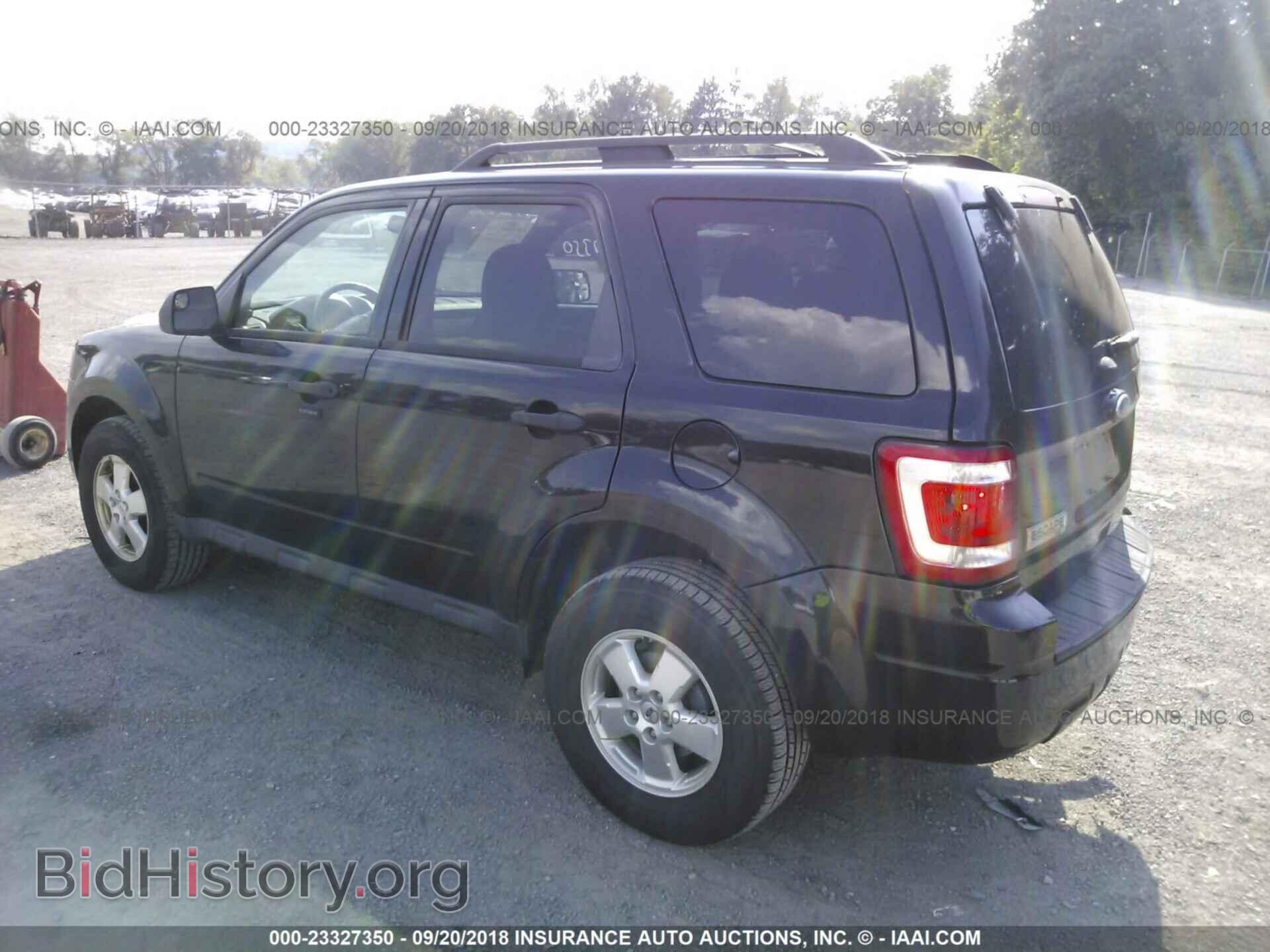 2011 Ford Escape - VIN: 1FMCU0DG7BKB21085 - Фото 3