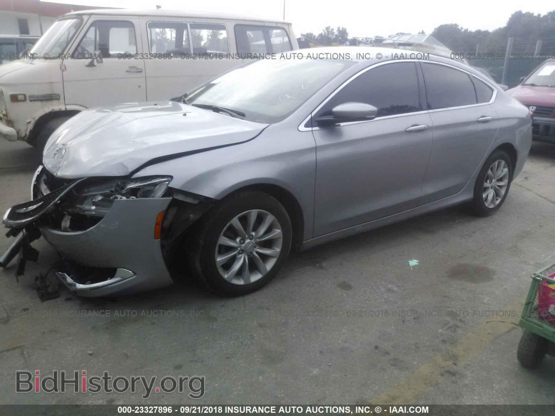 2015 Chrysler 200 - VIN: 1C3CCCCB0FN571930 - Photo 2
