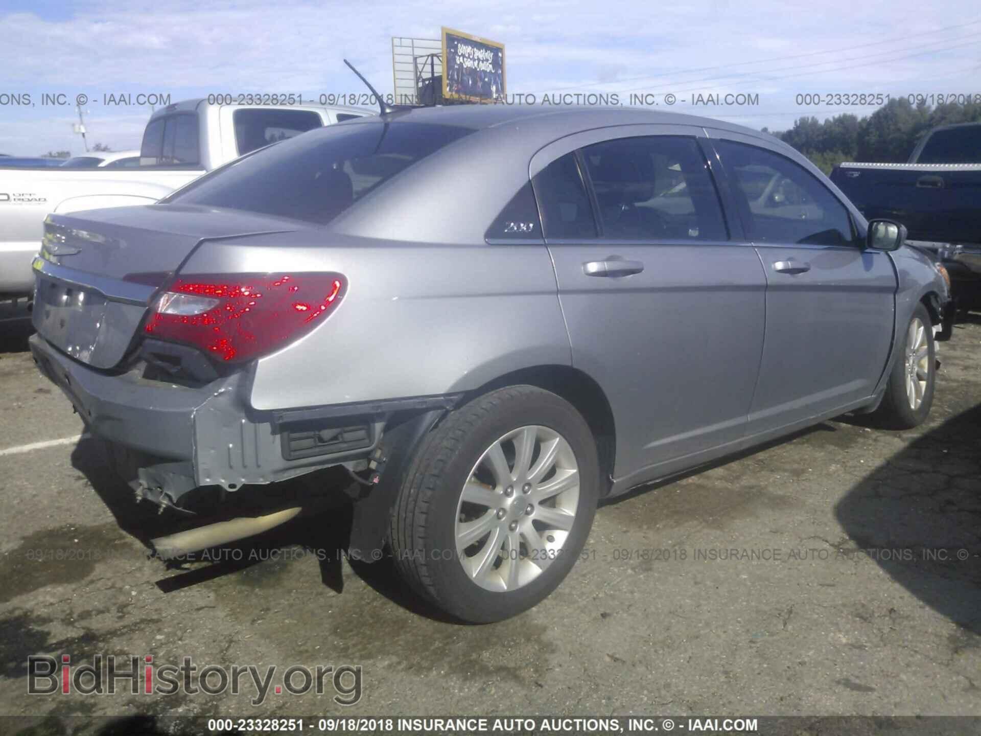 2013 Chrysler 200 - VIN: 1C3CCBBBXDN538538 - Фото 4