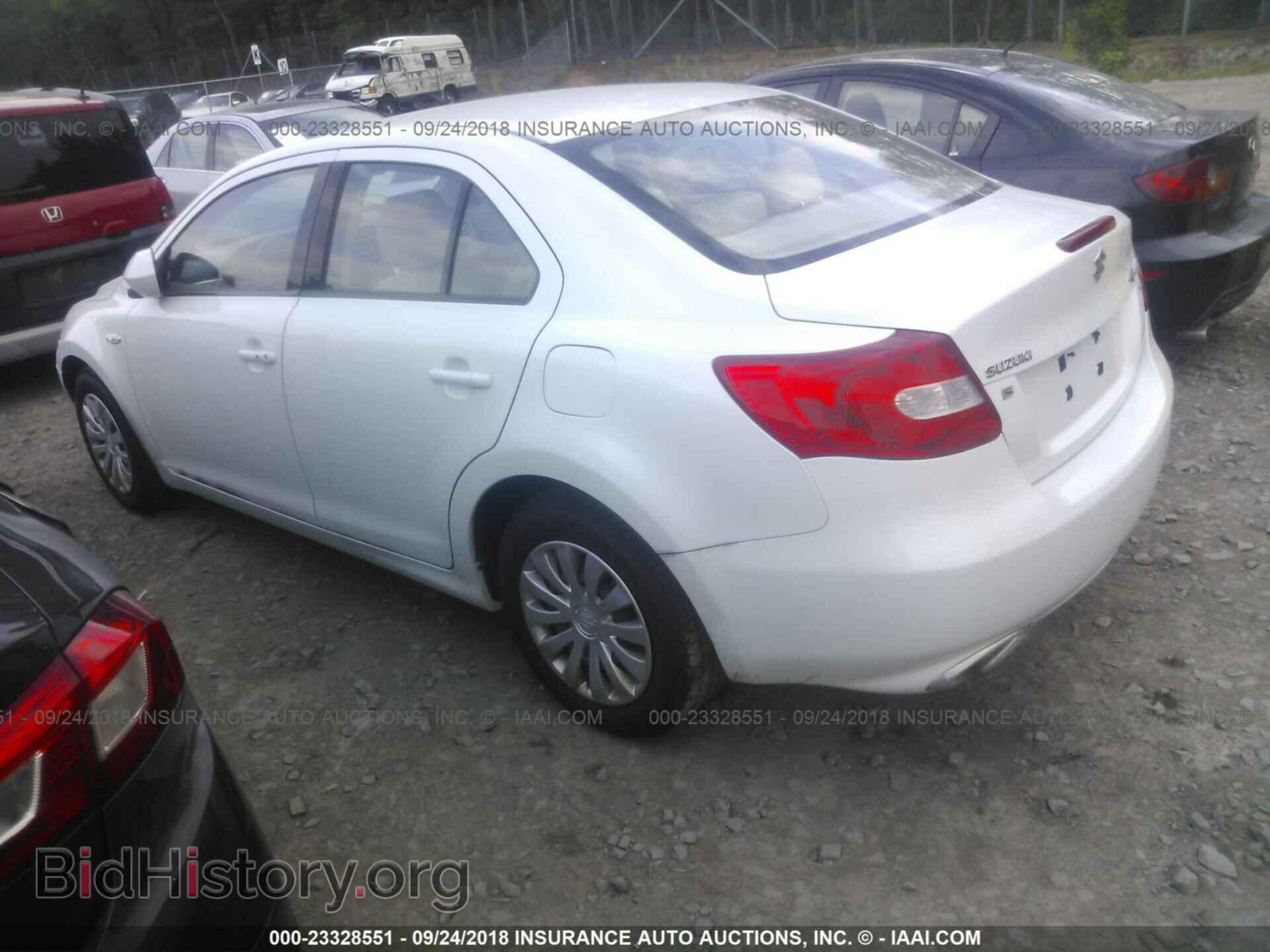 2012 Suzuki Kizashi - VIN: JS2RF9A14C6100210 - Photo 3