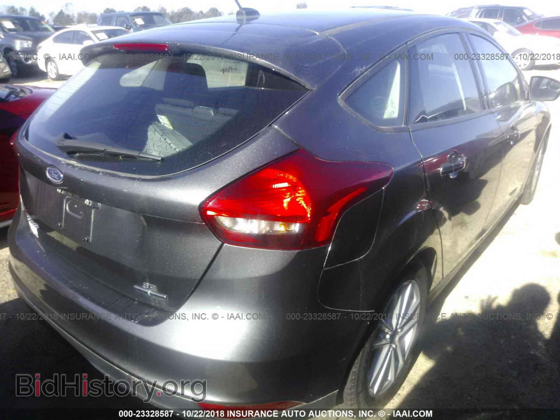 2016 Ford Focus - VIN: 1FADP3K29GL217719 - Photo 4