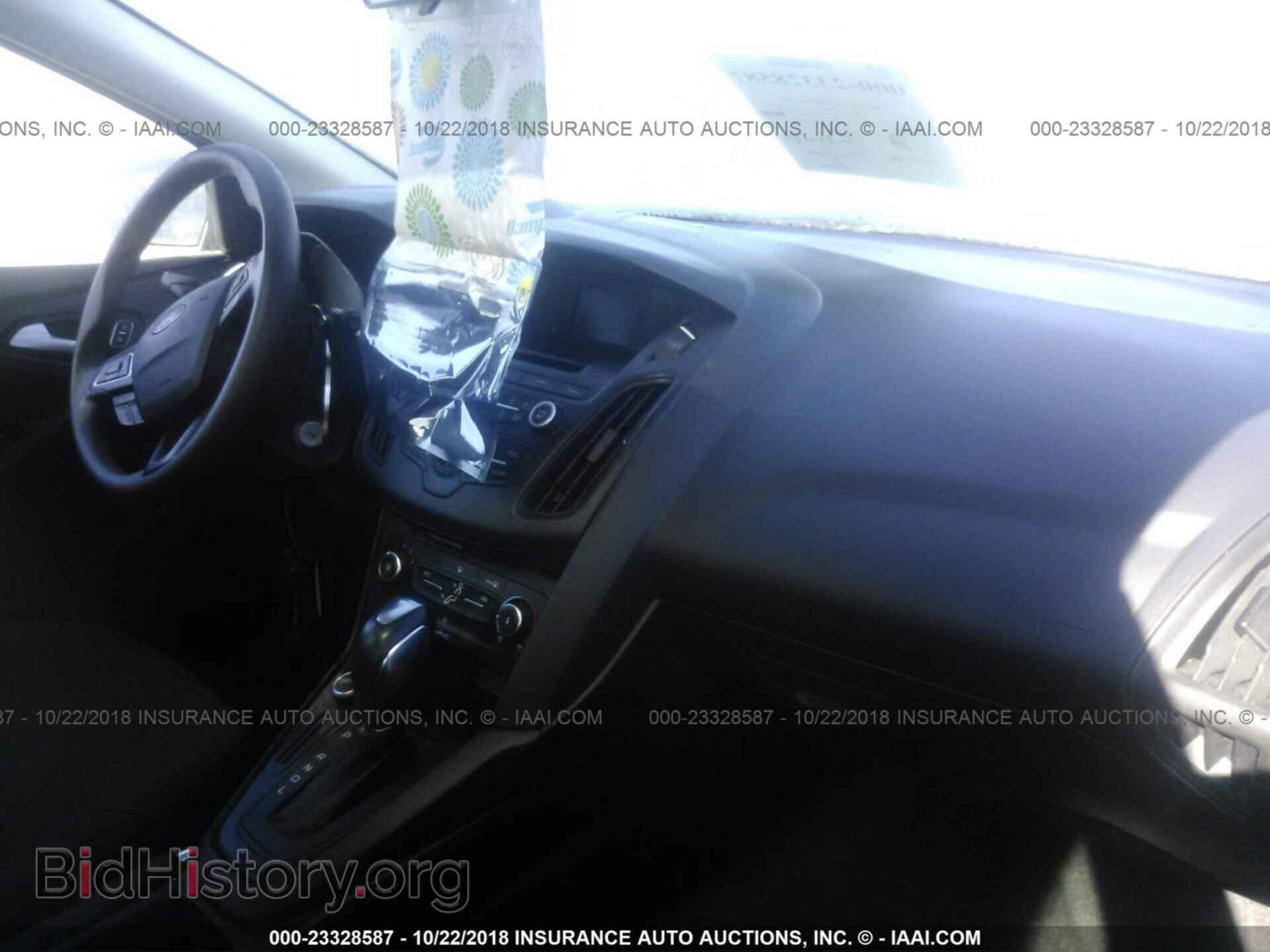 2016 Ford Focus - VIN: 1FADP3K29GL217719 - Photo 5