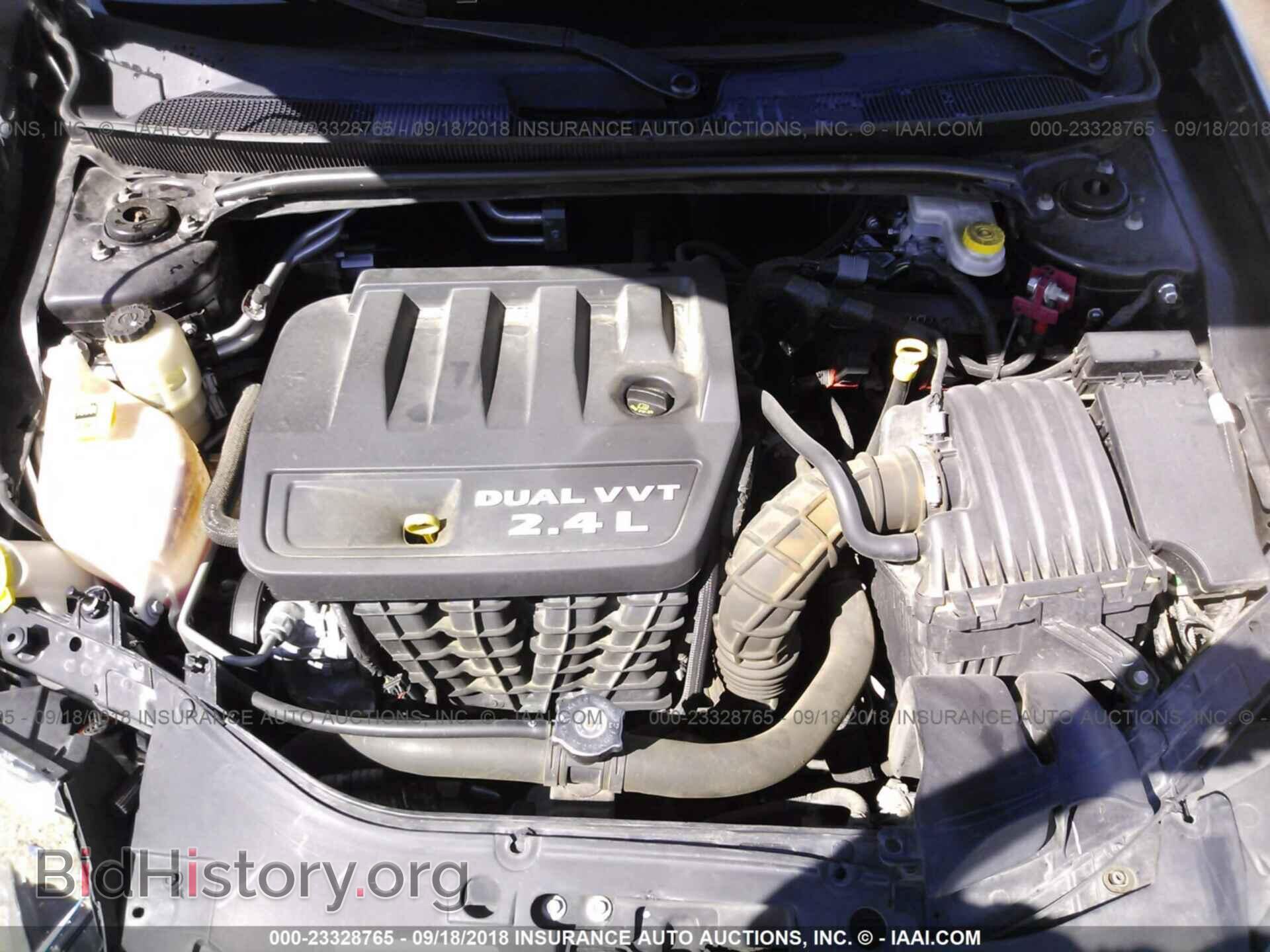 2014 Chrysler 200 - VIN: 1C3CCBBB0EN146864 - Фото 10