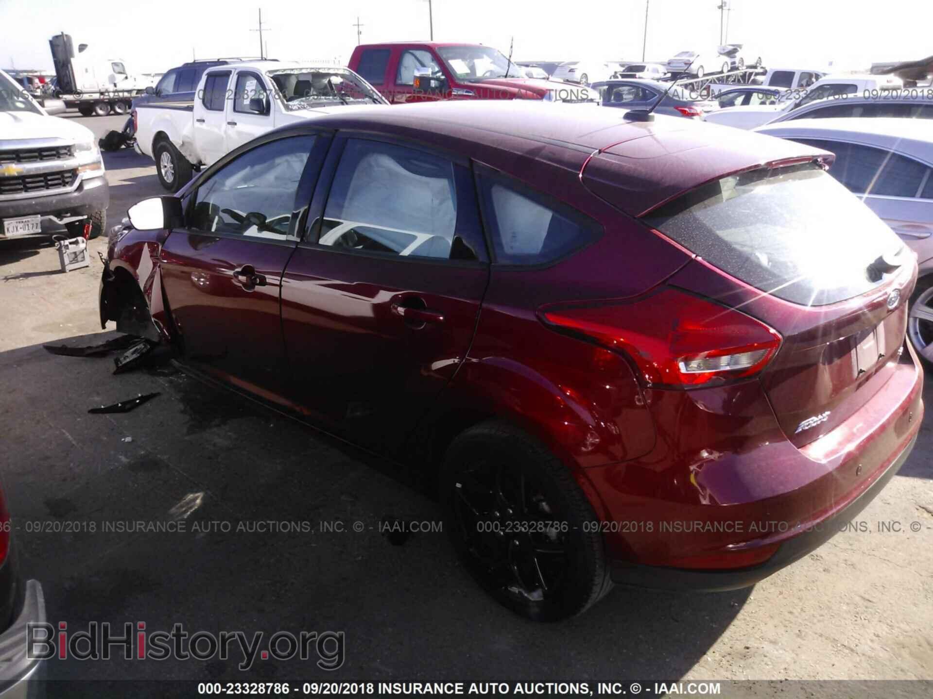 2016 Ford Focus - VIN: 1FADP3K20GL340390 - Photo 3