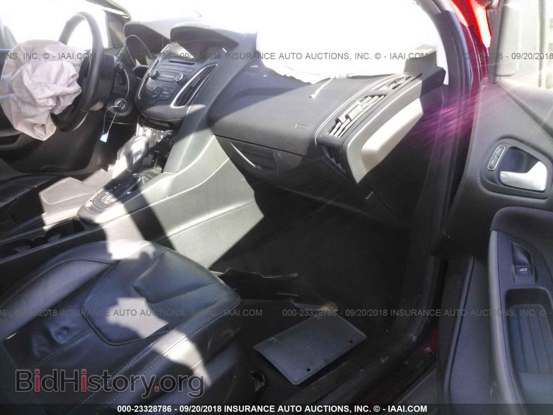 2016 Ford Focus - VIN: 1FADP3K20GL340390 - Photo 5