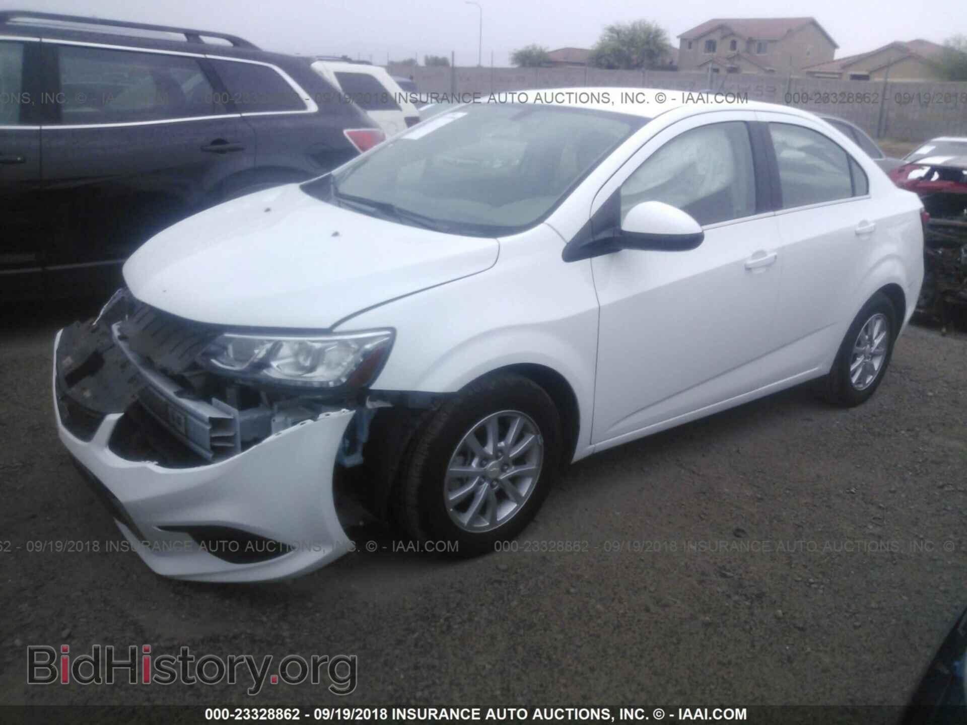 2017 Chevrolet Sonic - VIN: 1G1JD5SG4H4130456 - Фото 2