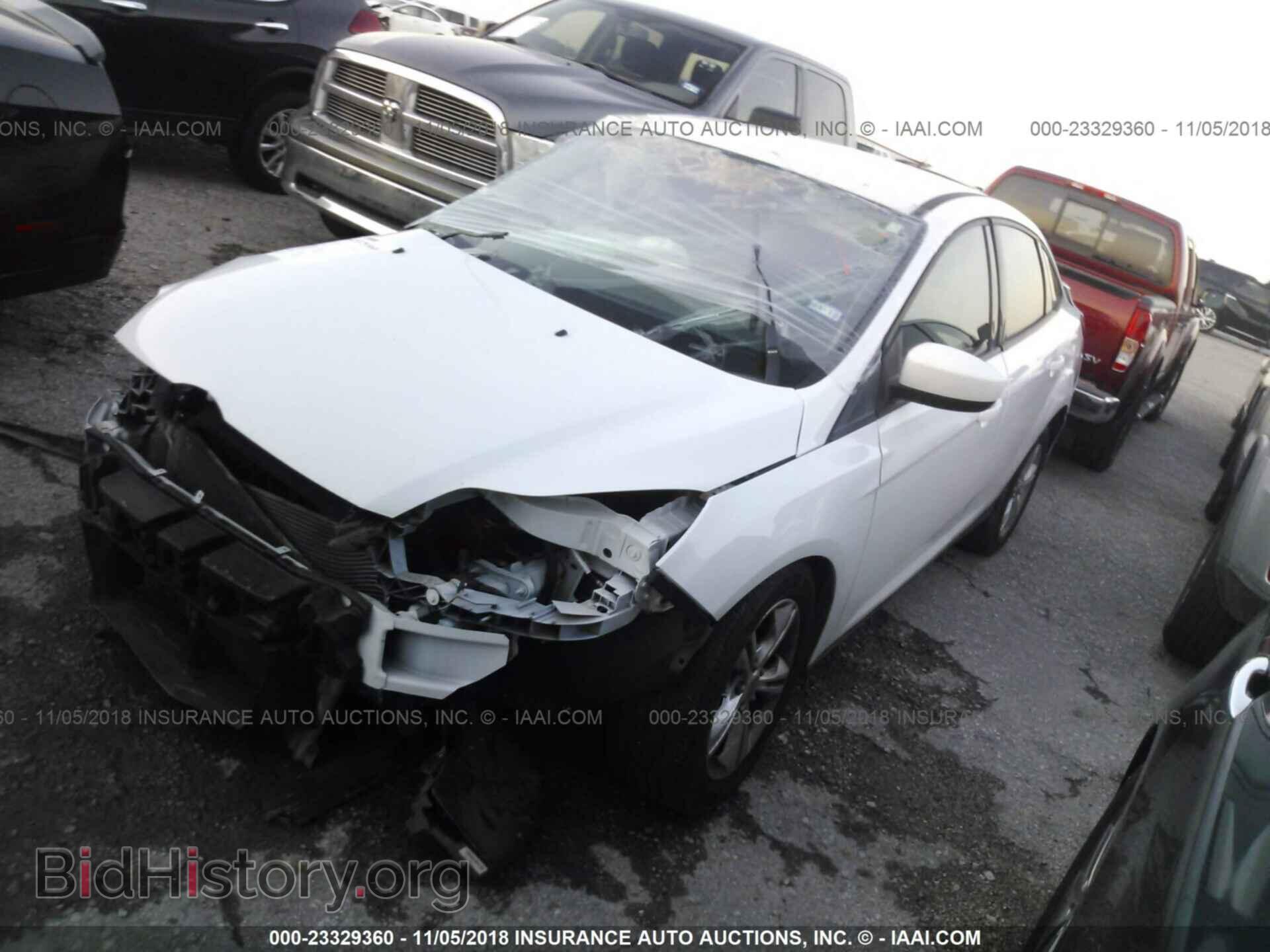 2012 Ford Focus - VIN: 1FAHP3F28CL289596 - Photo 2