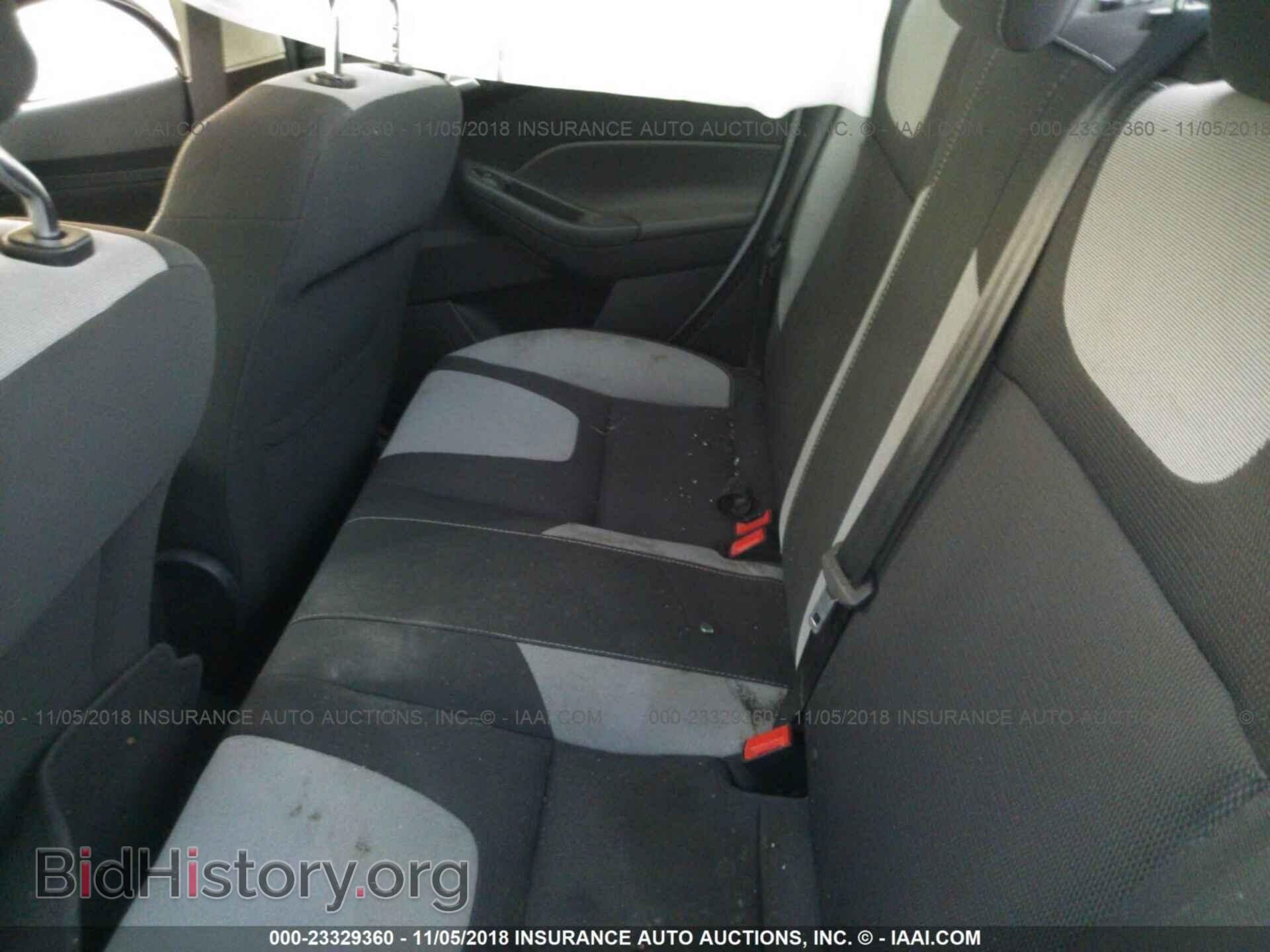 2012 Ford Focus - VIN: 1FAHP3F28CL289596 - Photo 8