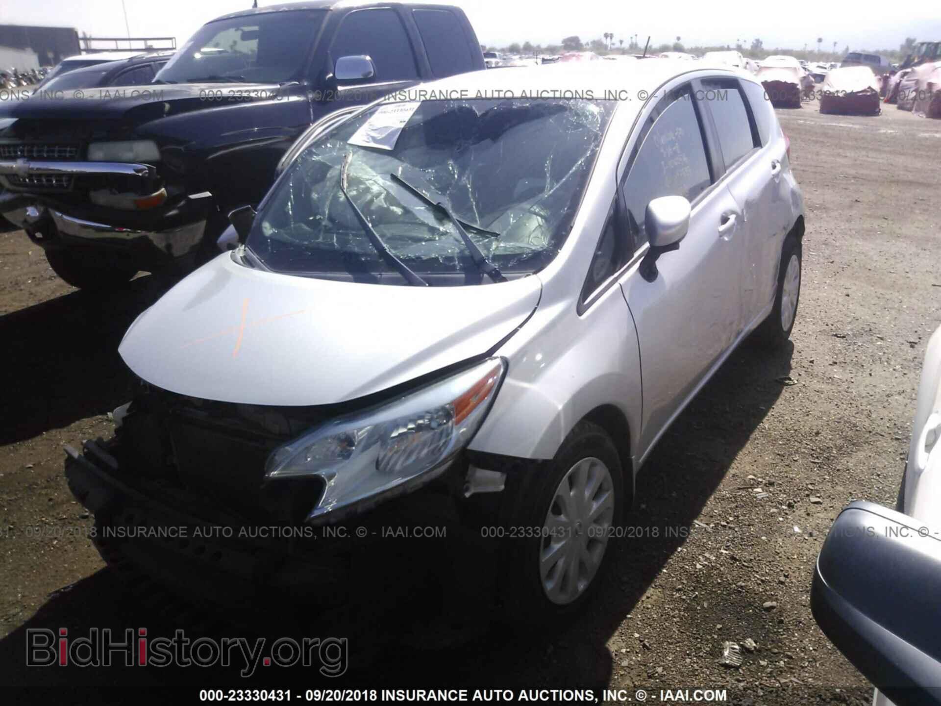2015 Nissan Versa note - VIN: 3N1CE2CPXFL361639 - Фото 2