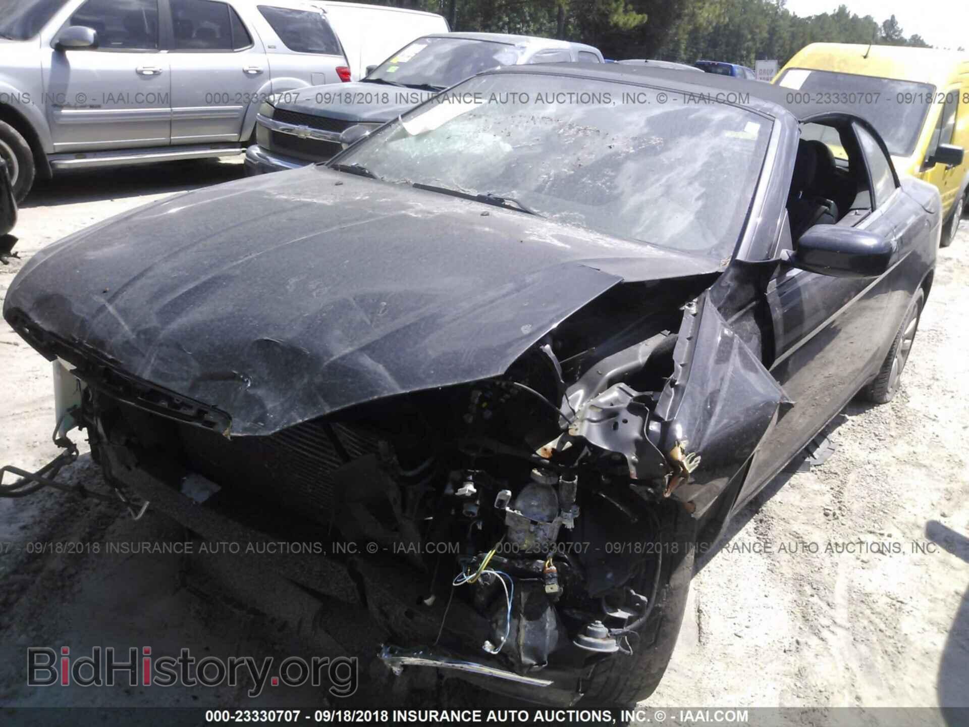 2013 Chrysler 200 - VIN: 1C3BCBEB7DN511983 - Photo 2