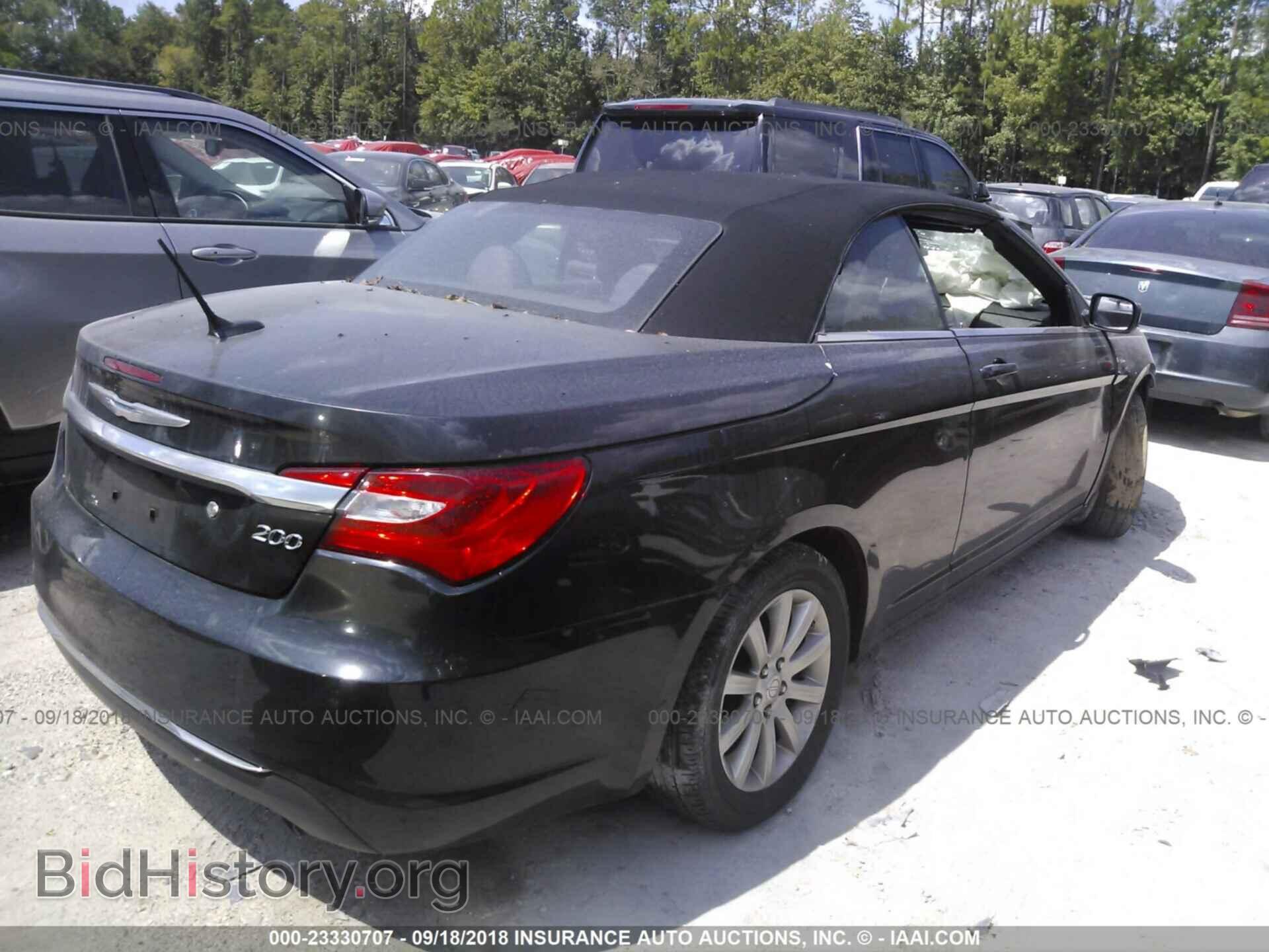 2013 Chrysler 200 - VIN: 1C3BCBEB7DN511983 - Photo 4